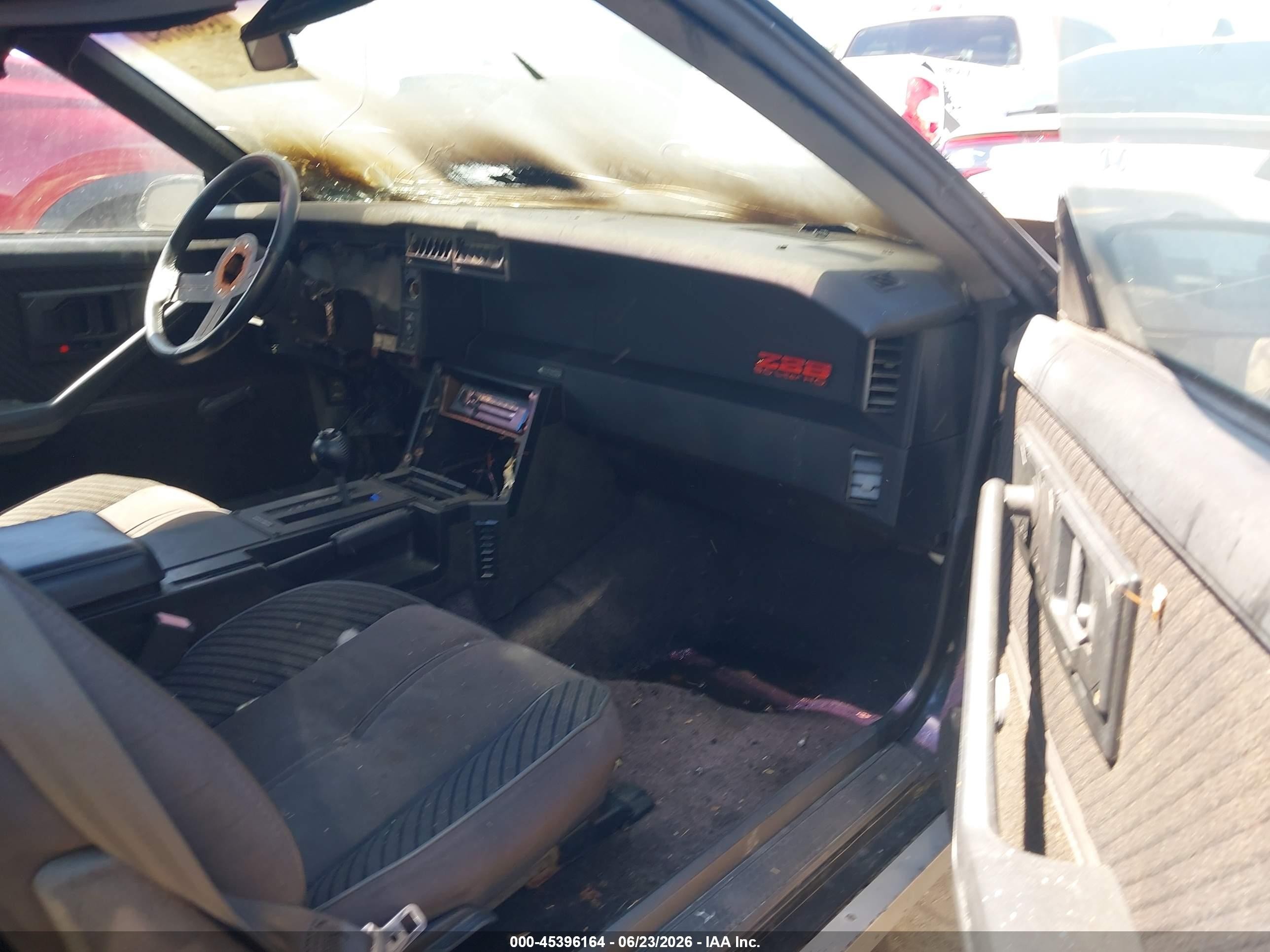 1984 Chevrolet Camaro   Черный vin: 1G1AP87G2EN104025