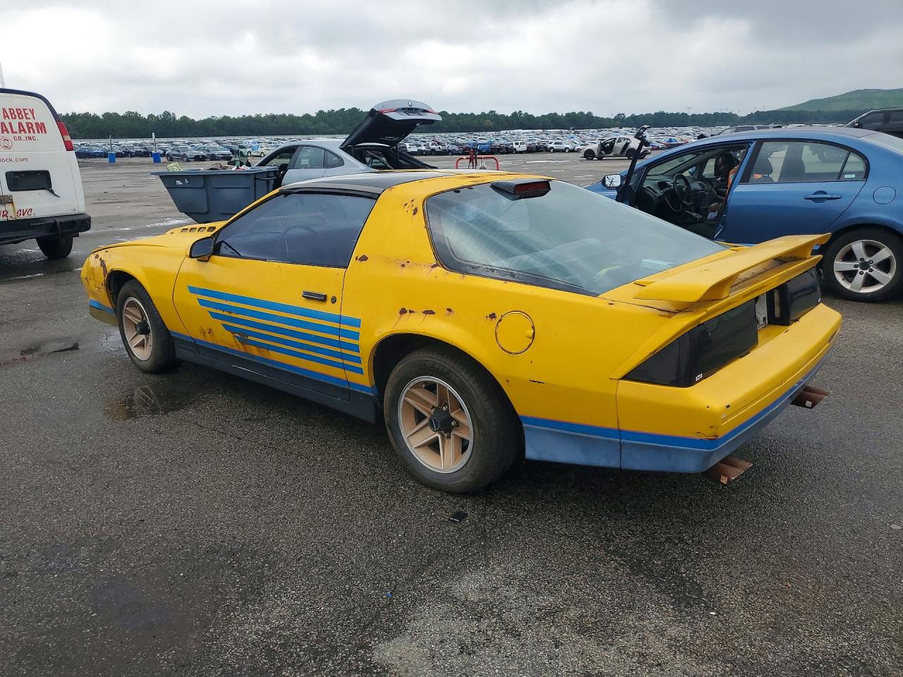 1984 Chevrolet Camaro Желтый vin: 1G1AP87H2EN119441
