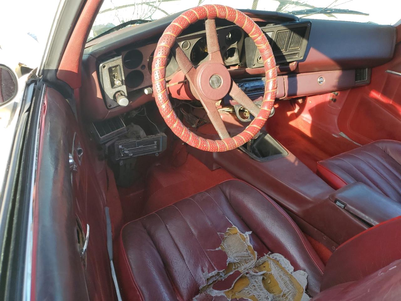 1981 Chevrolet Camaro White vin: 1G1AP87H8BL120939