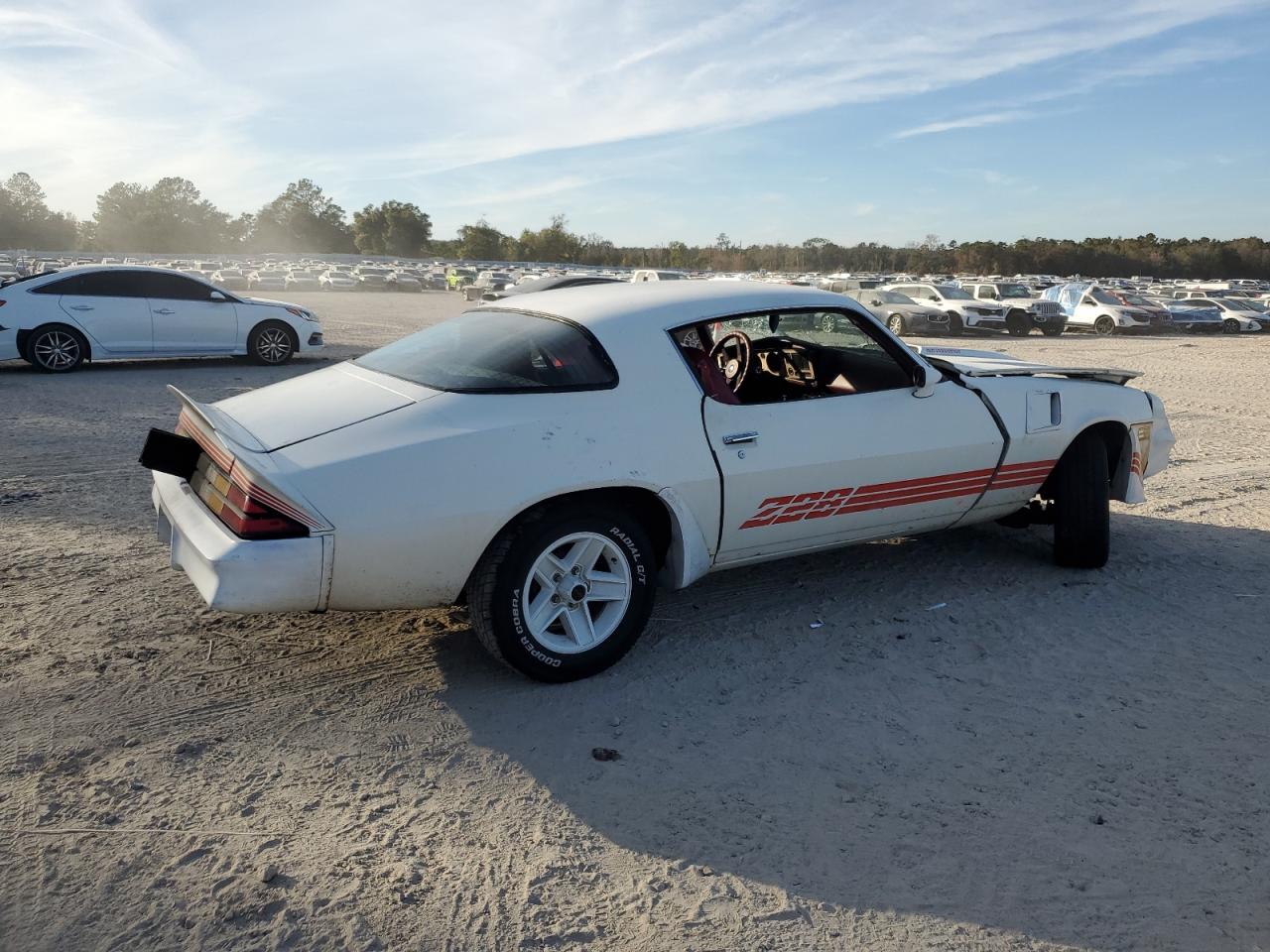 1981 Chevrolet Camaro White vin: 1G1AP87H8BL120939