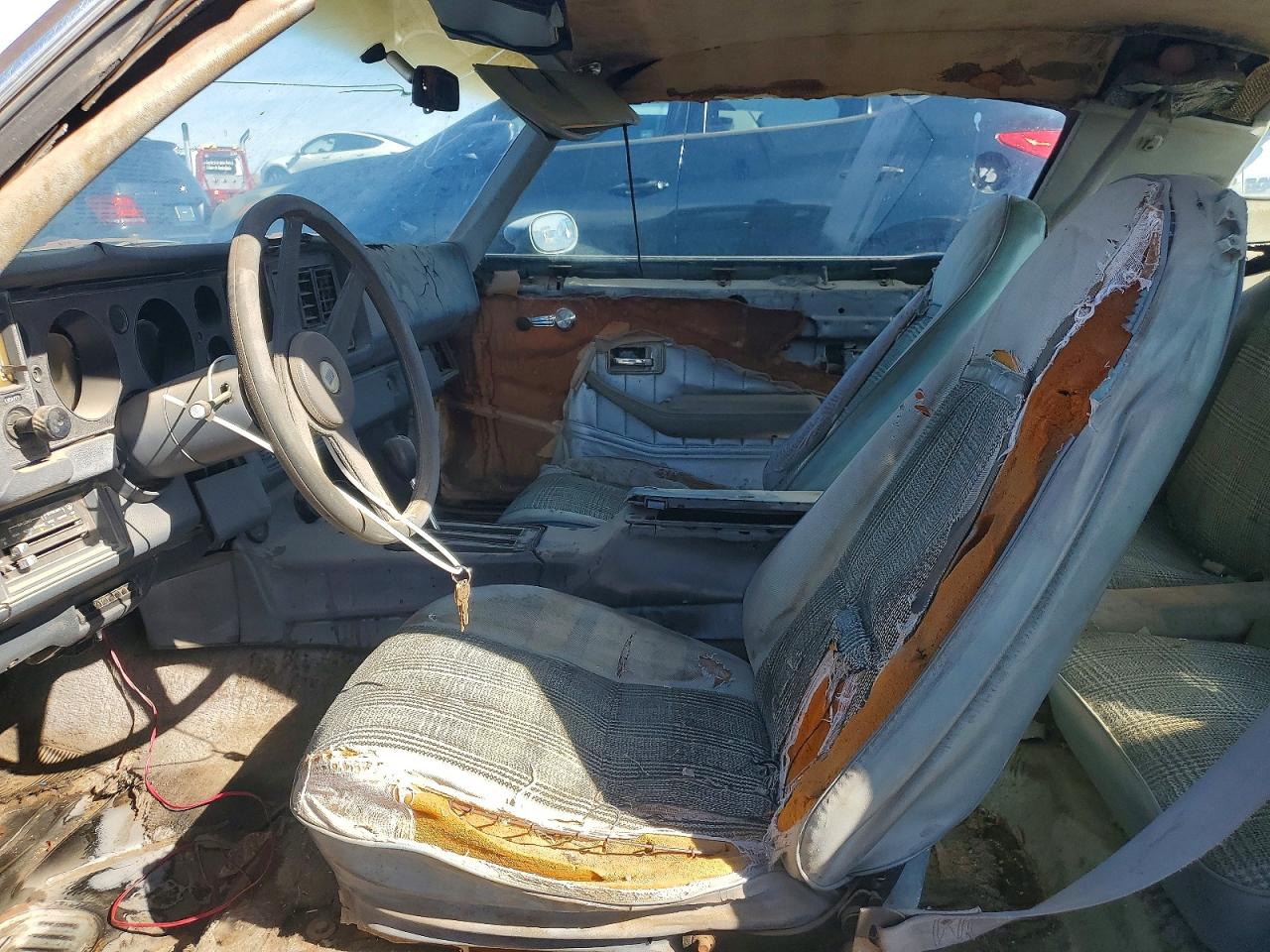 1981 Chevrolet Camaro Silver vin: 1G1AP87K2BL139983