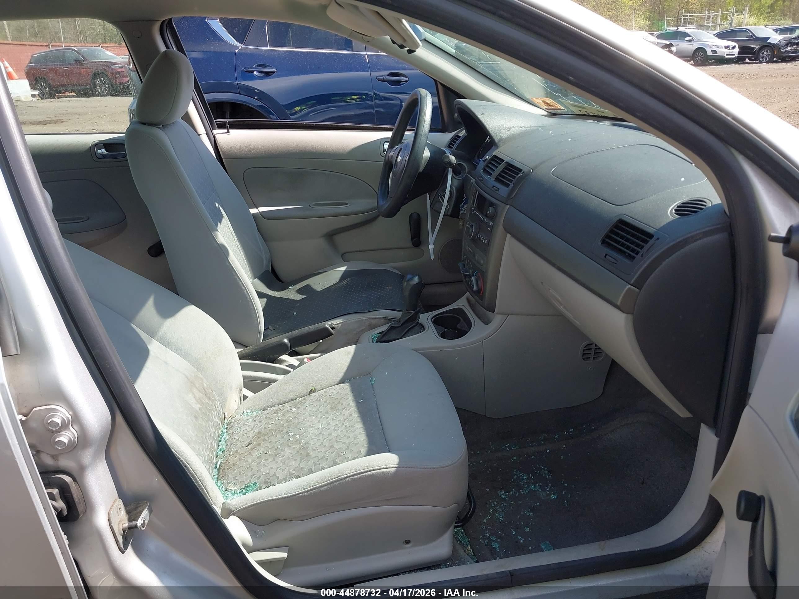 2009 Chevrolet Cobalt Ls Silver vin: 1G1AS58H197209279