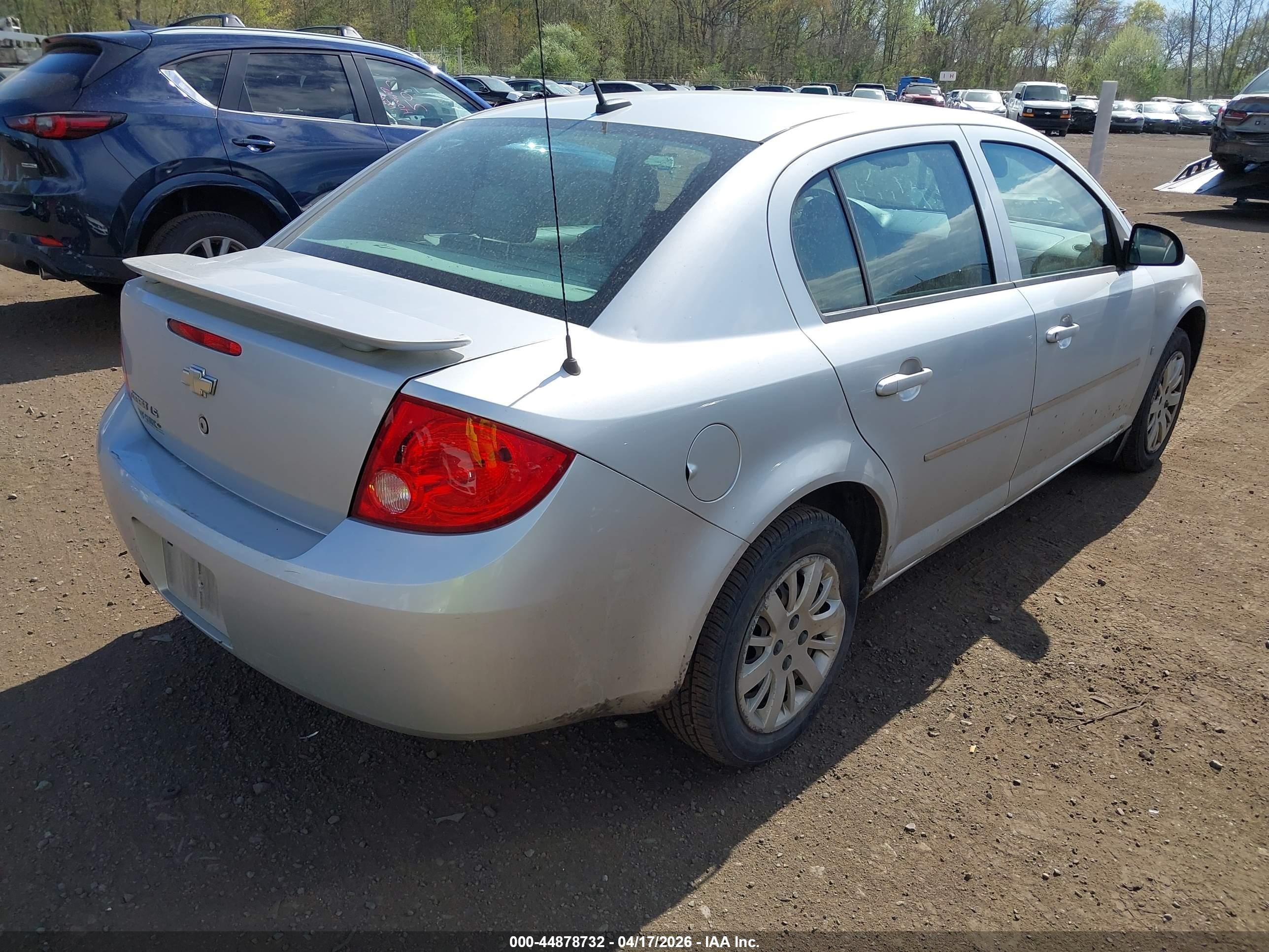 2009 Chevrolet Cobalt Ls Silver vin: 1G1AS58H197209279
