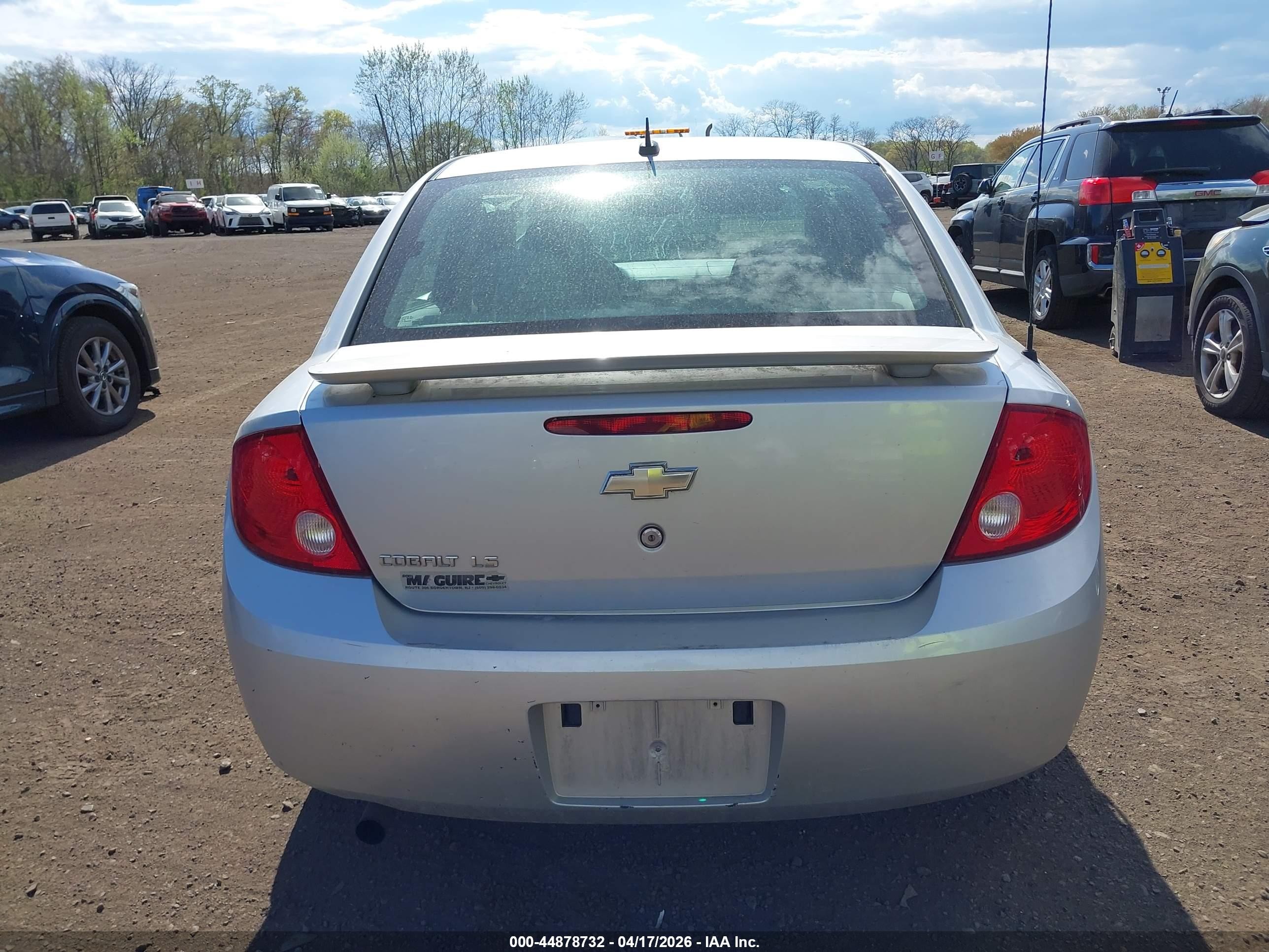 2009 Chevrolet Cobalt Ls Silver vin: 1G1AS58H197209279
