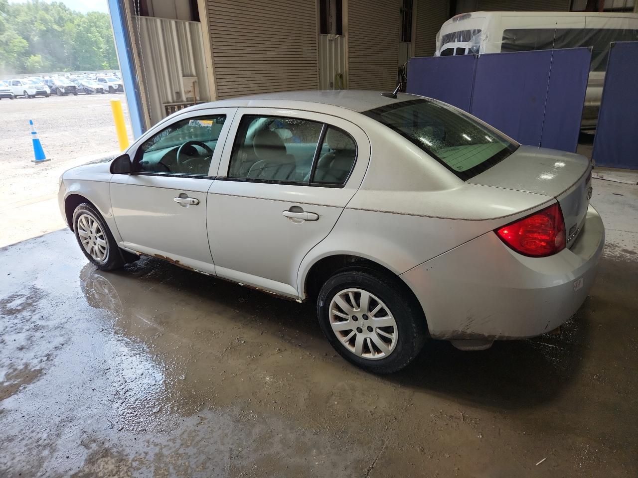 2009 Chevrolet Cobalt Ls Silver vin: 1G1AS58H397207694 Damage: Left Front Door, Rust, > 12 Inches