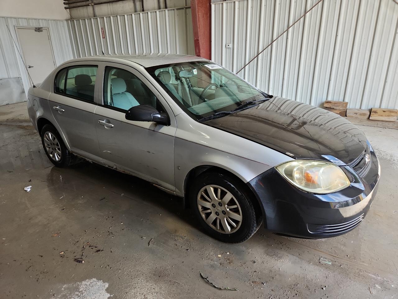 2009 Chevrolet Cobalt Ls Silver vin: 1G1AS58H397207694 Damage: Right Front Fender, Dent(S) W/ Paint Dmg, 1/2 To 1 Inch