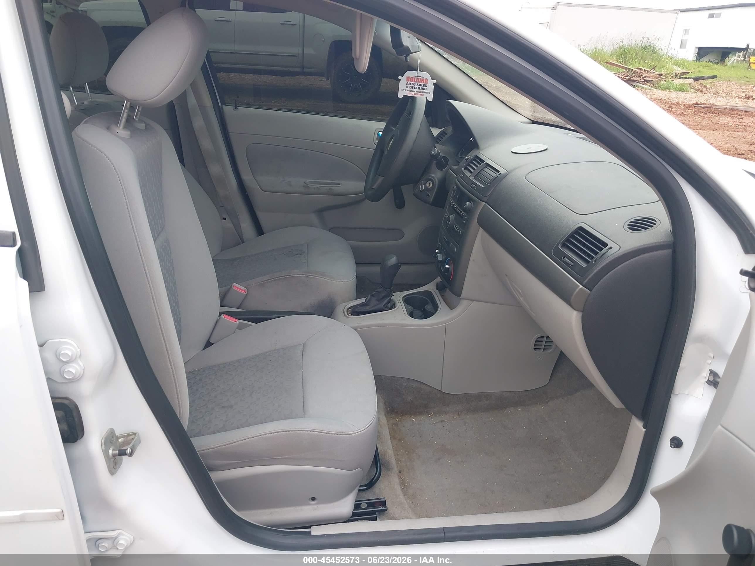 2009 Chevrolet Cobalt Ls White vin: 1G1AS58H897190147