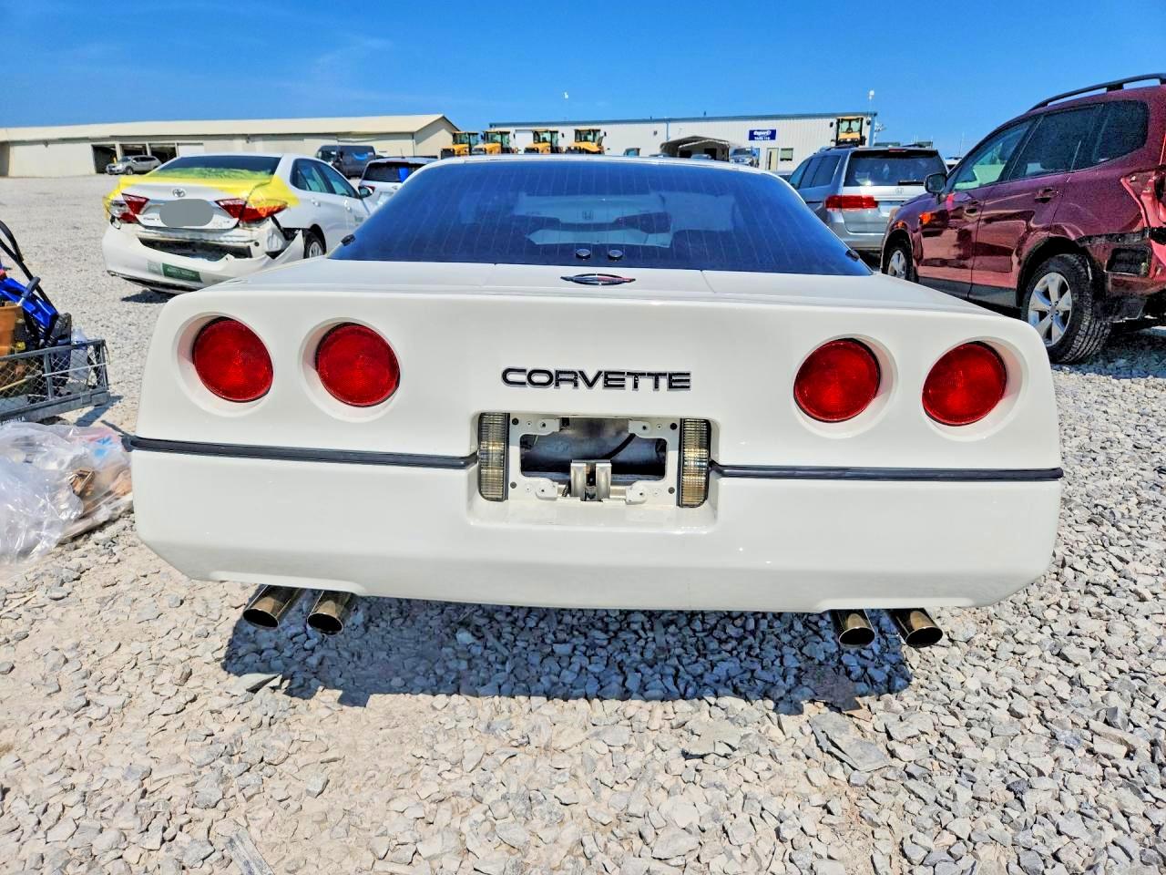 1984 Chevrolet Corvette White vin: 1G1AY0786E5142395