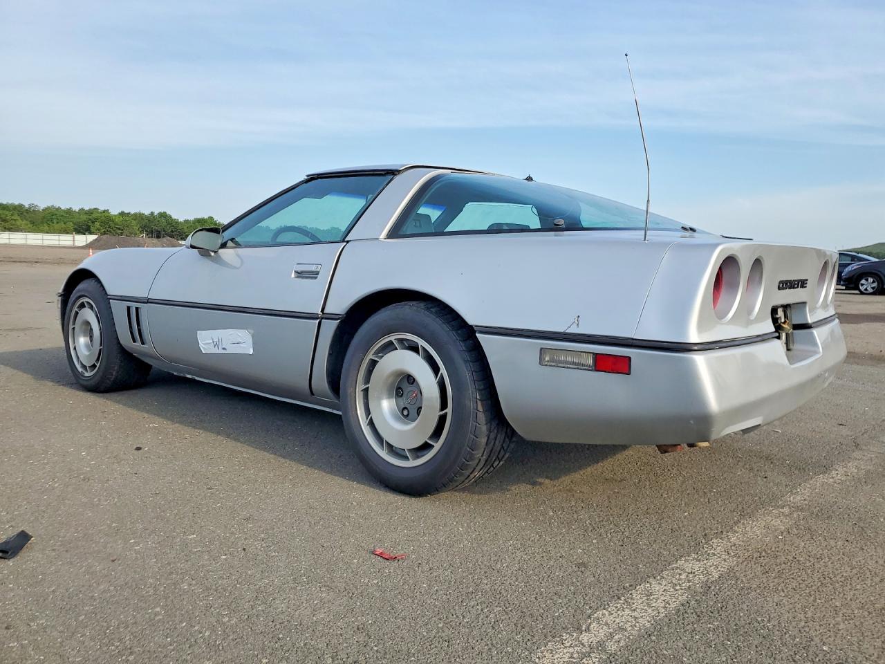 1984 Chevrolet Corvette Серебряный vin: 1G1AY0787E5118770