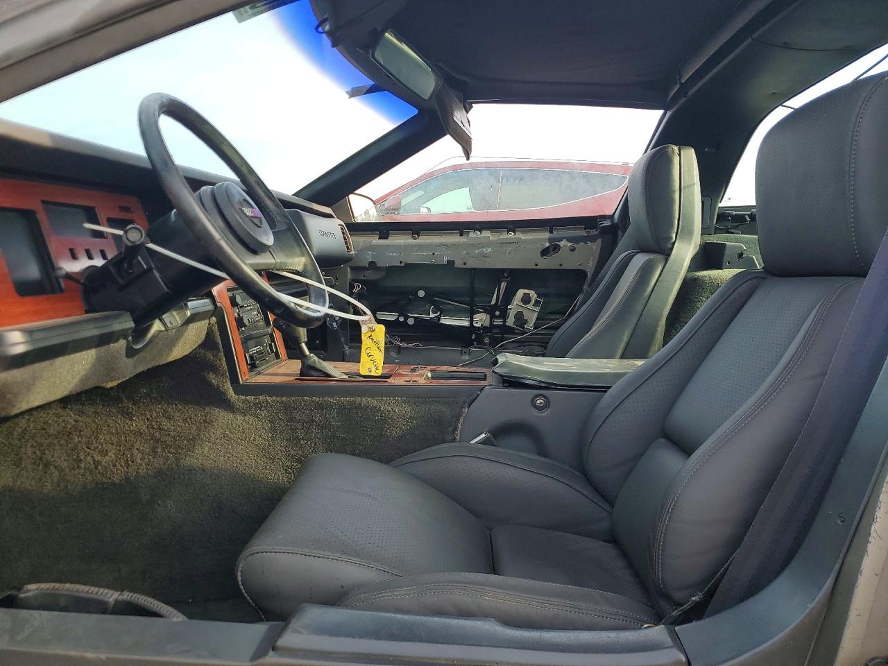 1984 Chevrolet Corvette Серебряный vin: 1G1AY0787E5118770