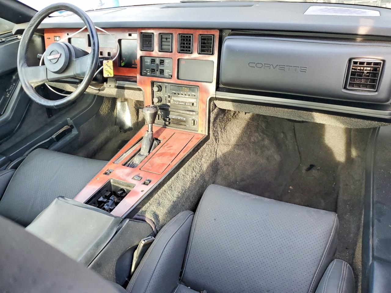 1984 Chevrolet Corvette Серебряный vin: 1G1AY0787E5118770