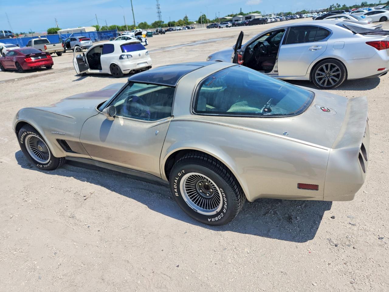 1982 Chevrolet Corvette Tan vin: 1G1AY0788C5121304