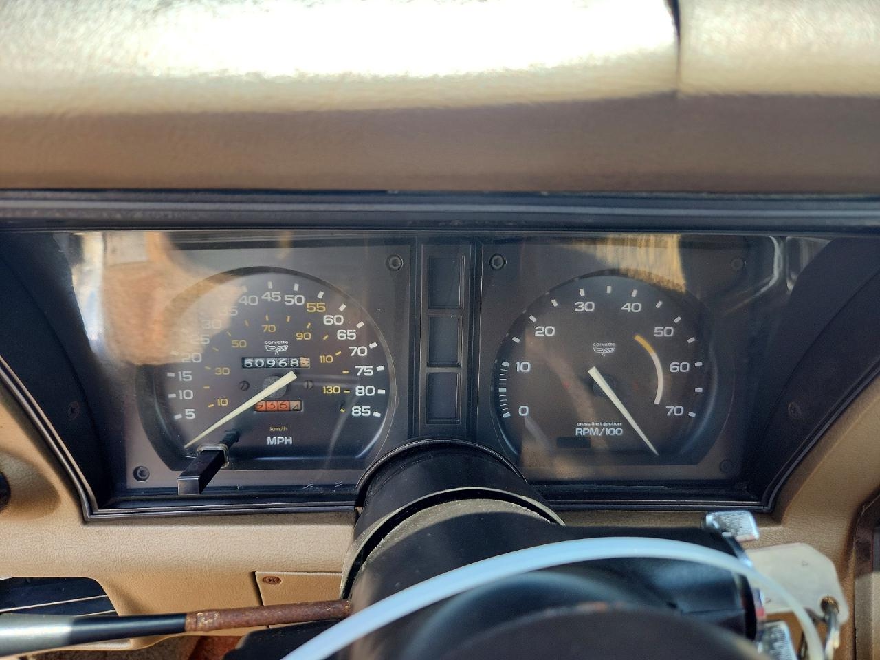 1982 Chevrolet Corvette Tan vin: 1G1AY0788C5121304