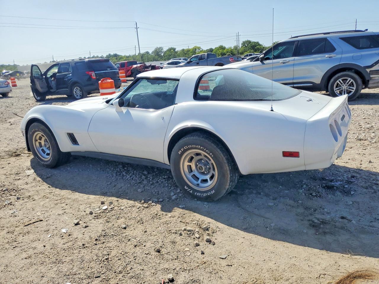 1981 Chevrolet Corvette White vin: 1G1AY8761BS405158