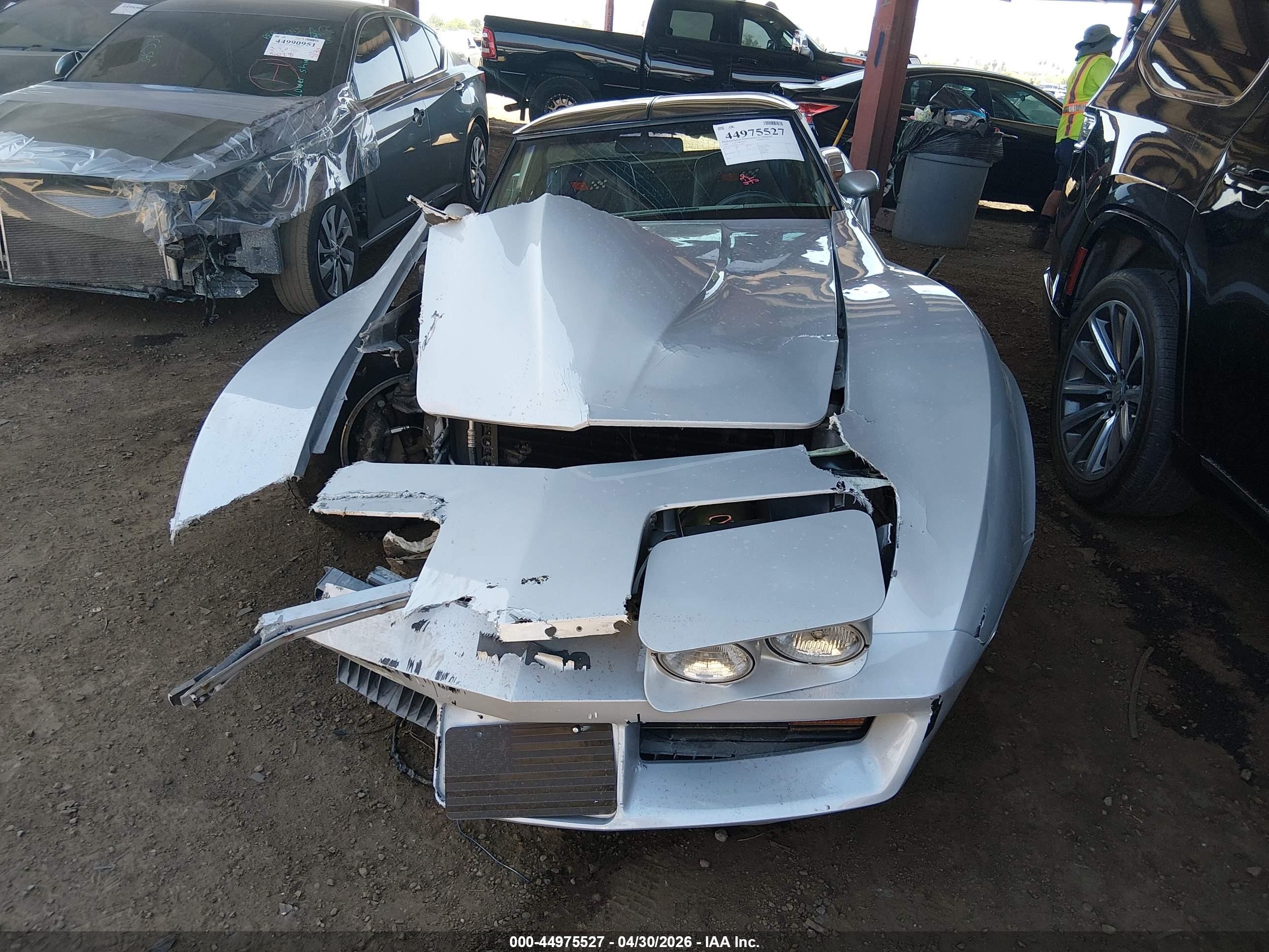 1982 Chevrolet Corvette   Silver vin: 1G1AY8786C5115385