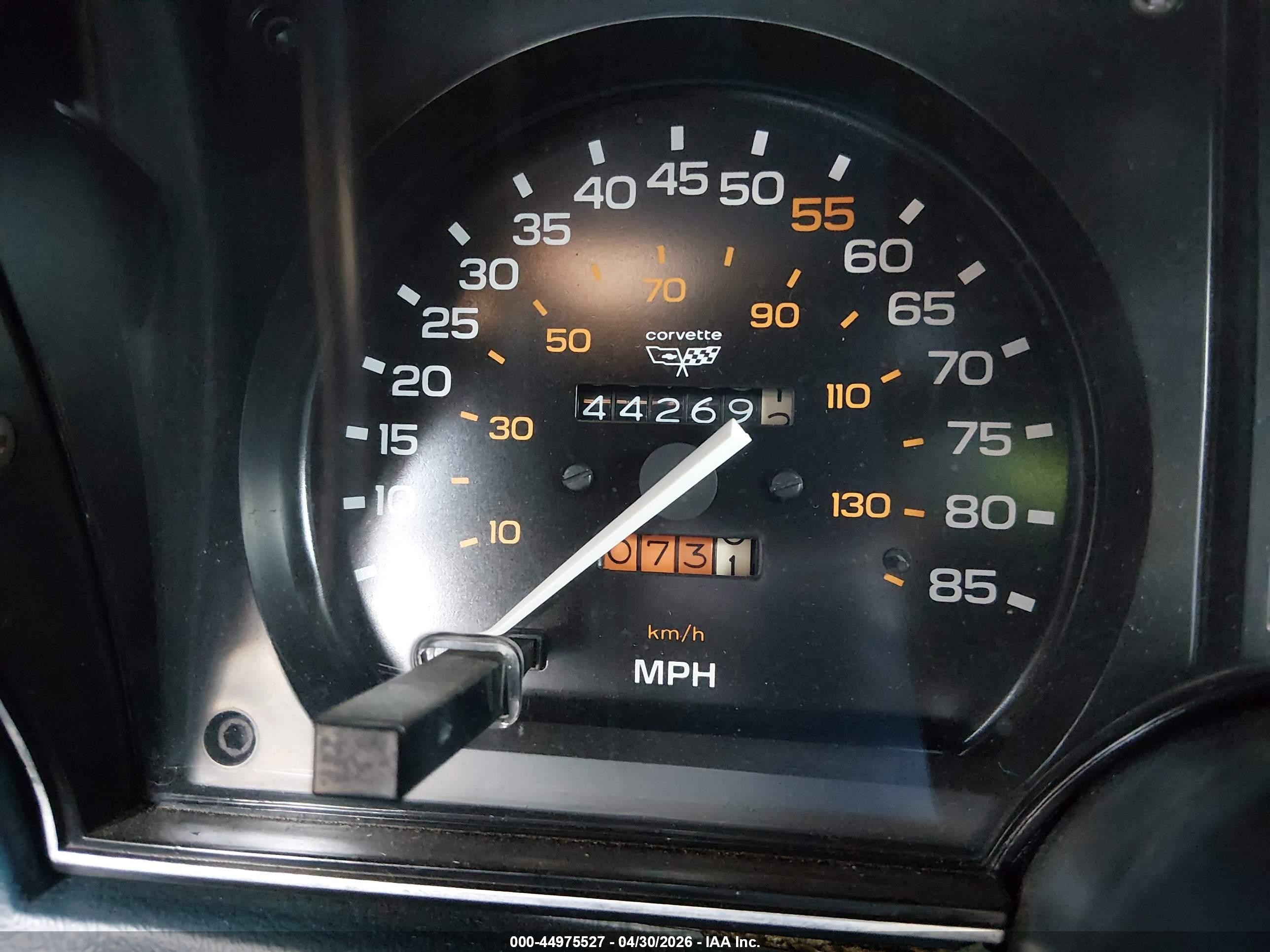 1982 Chevrolet Corvette   Silver vin: 1G1AY8786C5115385