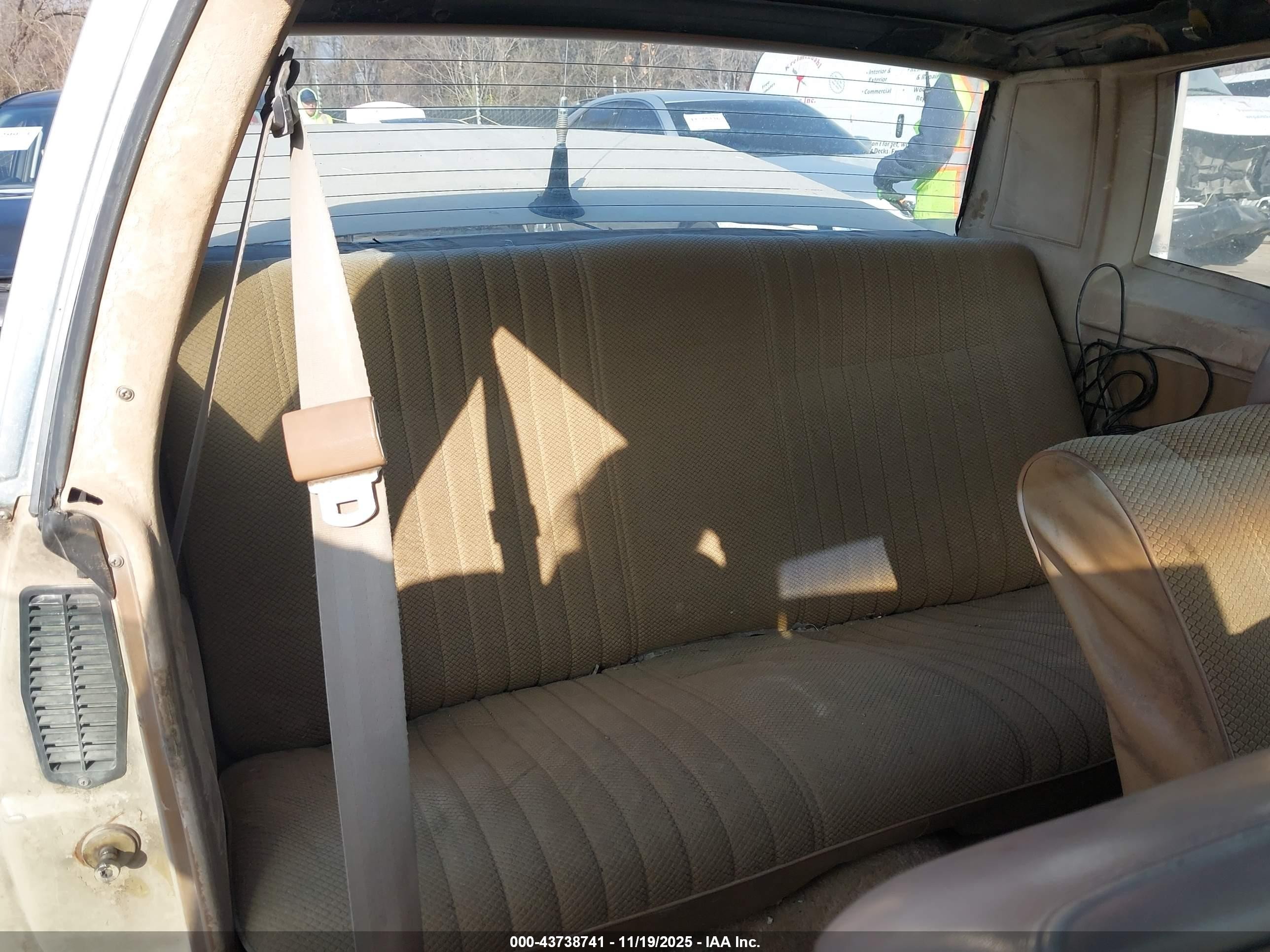 1981 Chevrolet Monte Carlo   Tan vin: 1G1AZ37J6BK476036