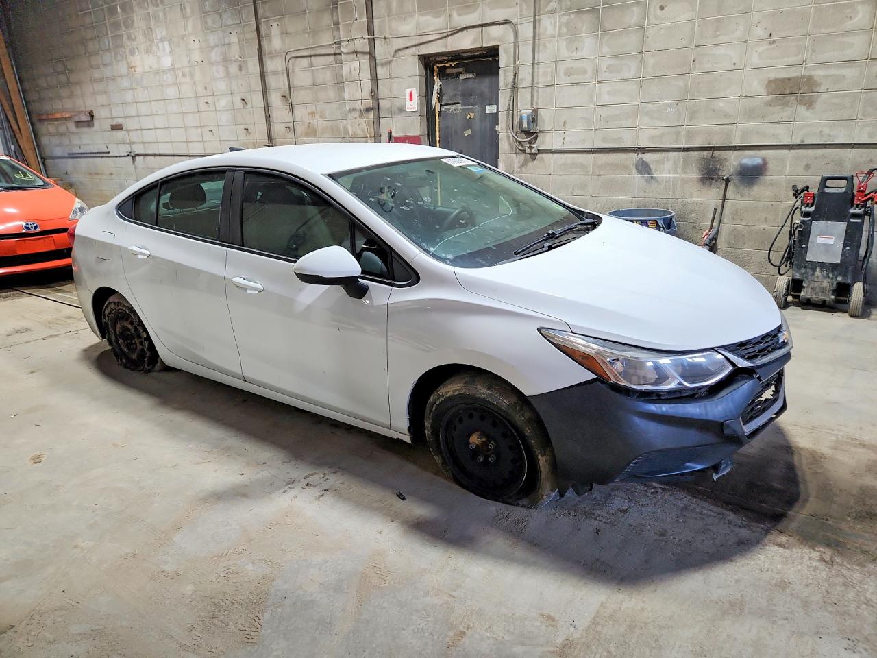 2017 Chevrolet Cruze 1lt Белый vin: 1G1BA5SM6H7143940
