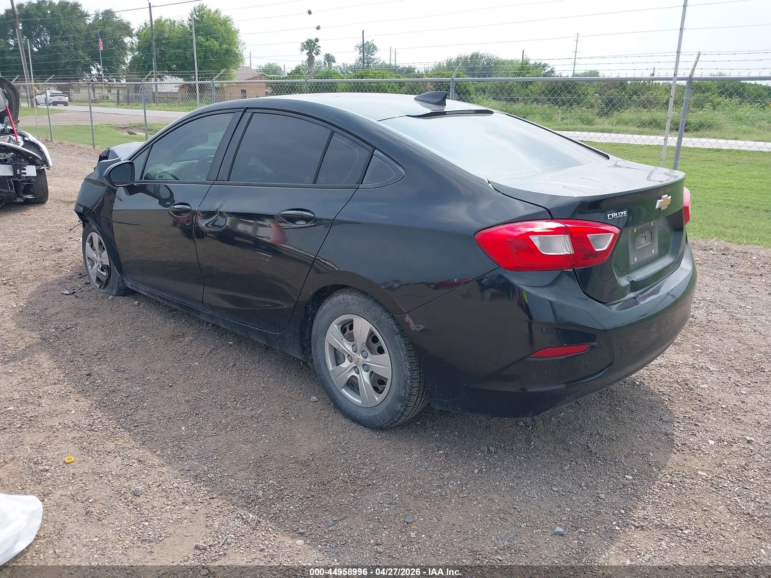 2016 Chevrolet Cruze Ls Auto Черный vin: 1G1BC5SM0G7325254