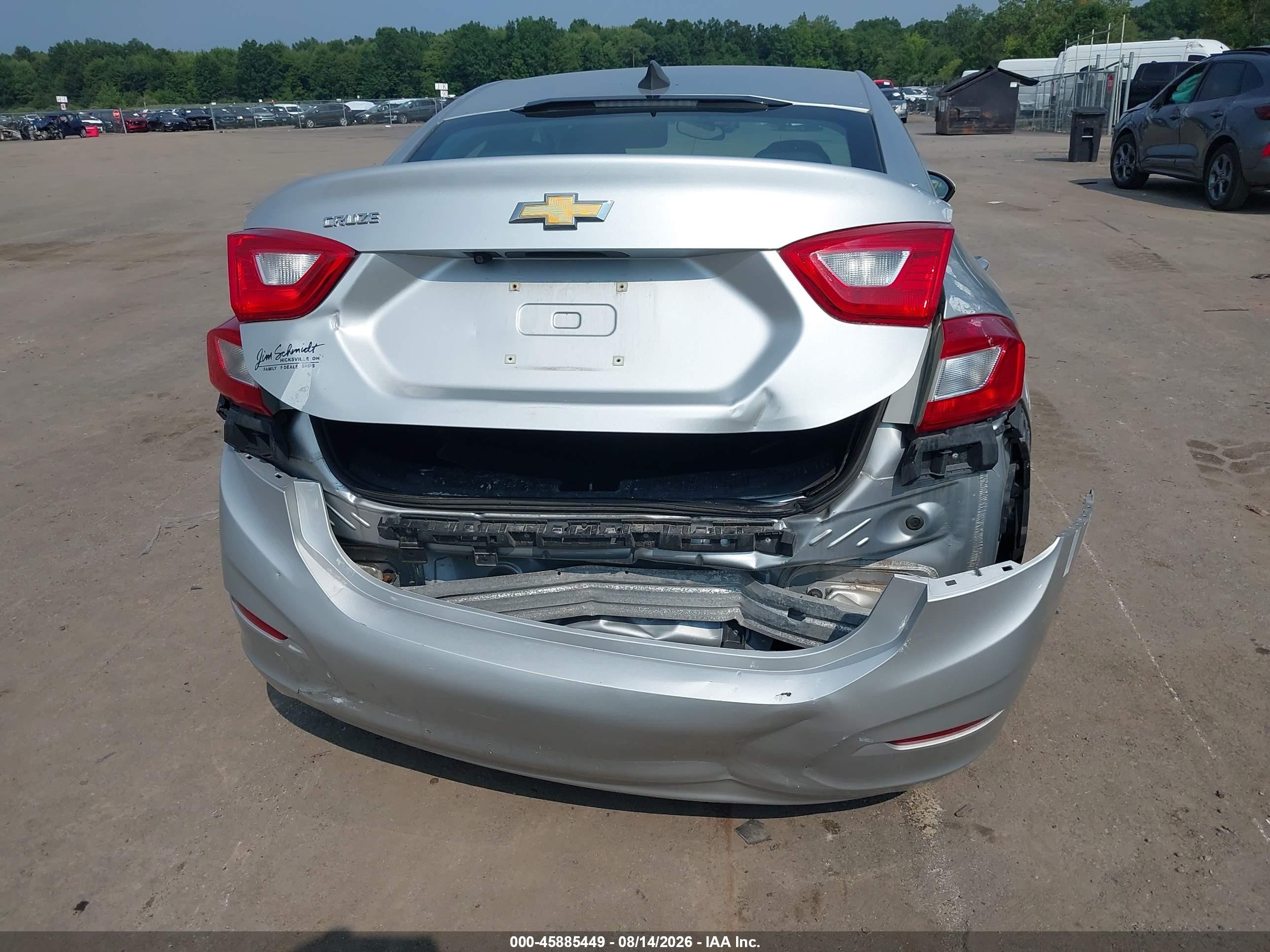 2017 Chevrolet Cruze Ls Auto Серебряный vin: 1G1BC5SM0H7200451