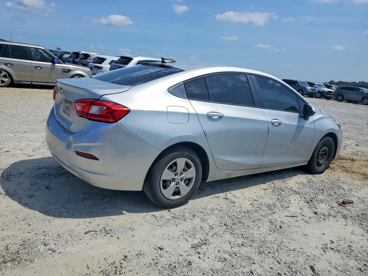 2018 Chevrolet Cruze Ls Silver vin: 1G1BC5SM0J7238560