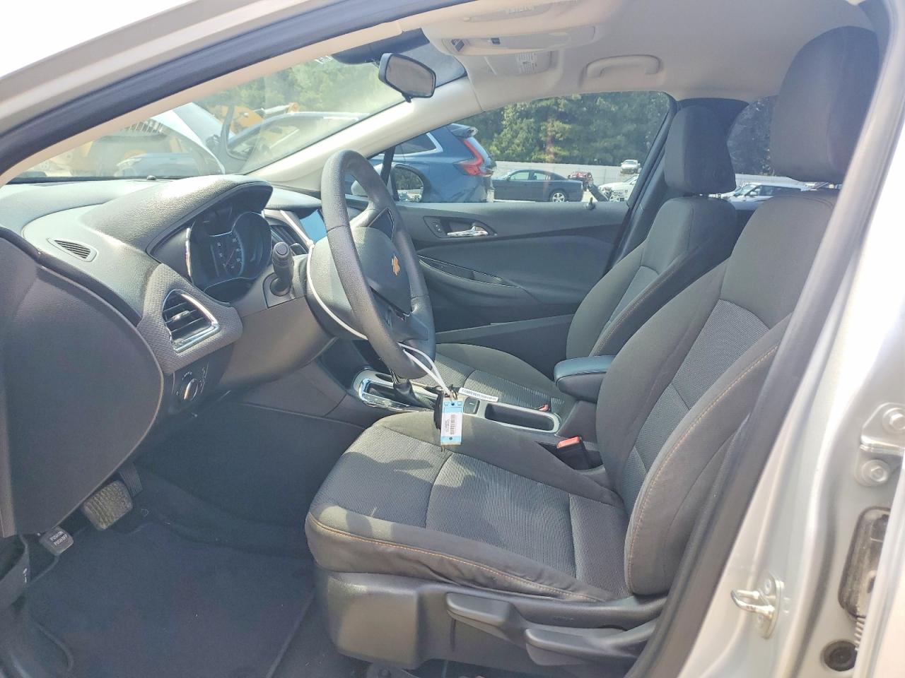 2018 Chevrolet Cruze Ls Silver vin: 1G1BC5SM0J7238560