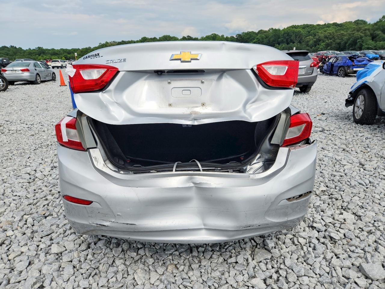 2016 Chevrolet Cruze Ls Серебряный vin: 1G1BC5SM2G7252940