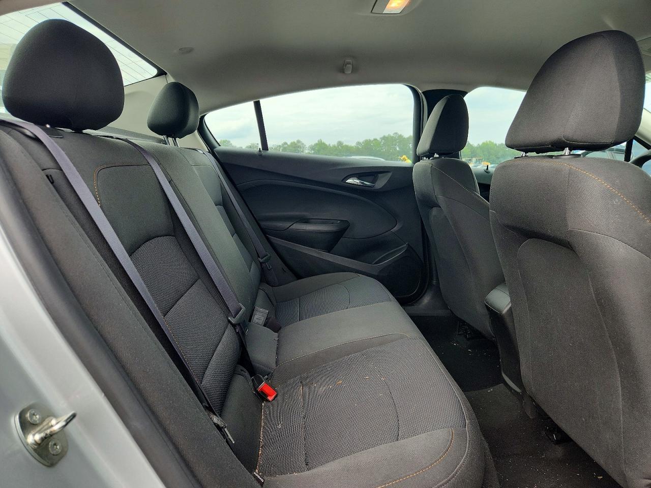 2016 Chevrolet Cruze Ls Серебряный vin: 1G1BC5SM2G7252940
