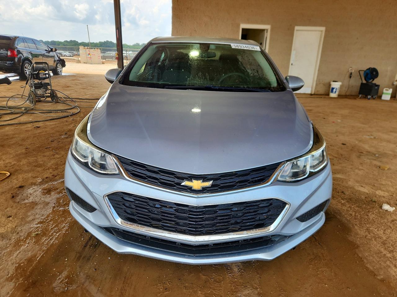 2018 Chevrolet Cruze Ls Серебряный vin: 1G1BC5SM4J7230378