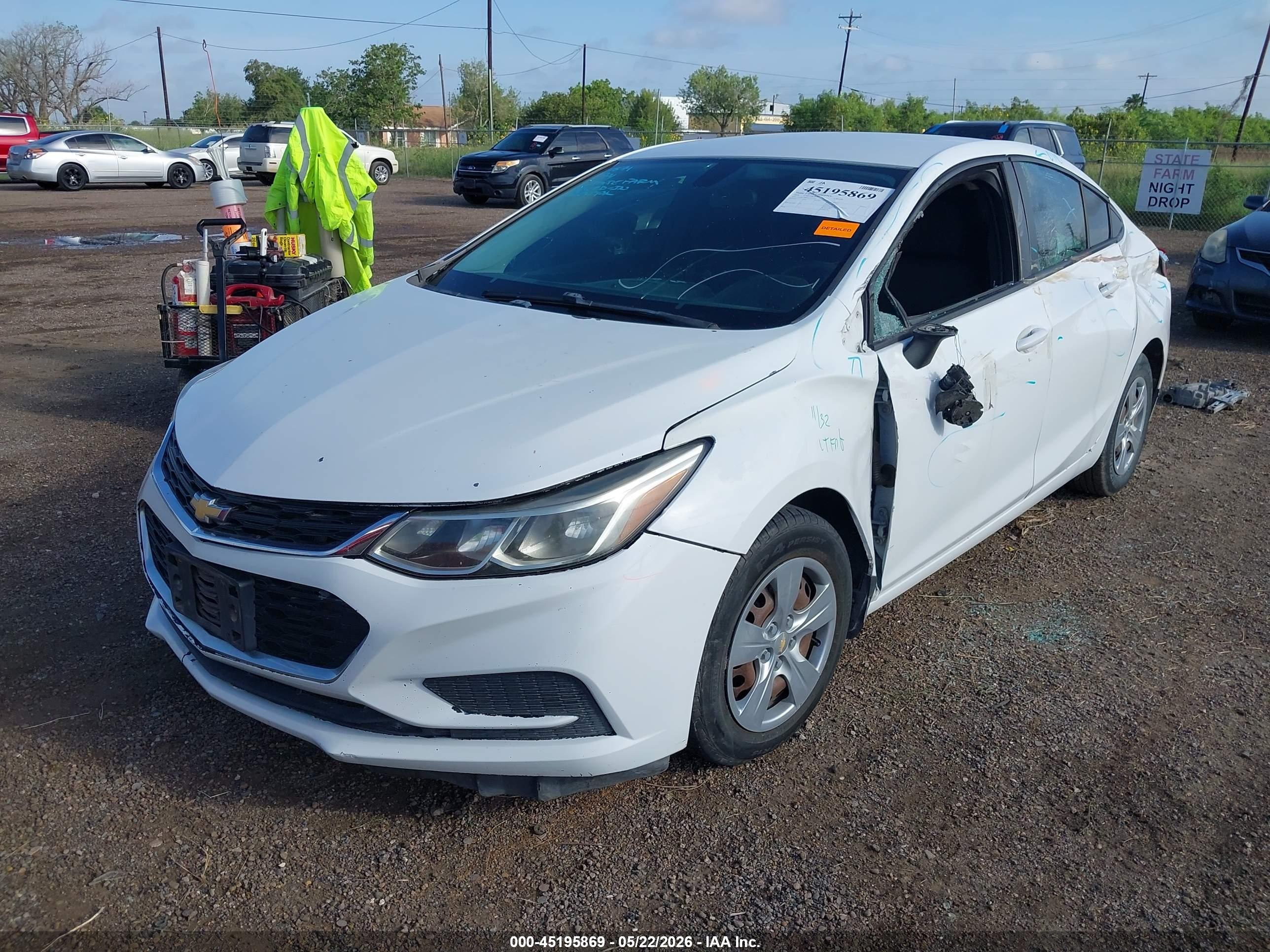 2016 Chevrolet Cruze Ls Auto White vin: 1G1BC5SM5G7257162