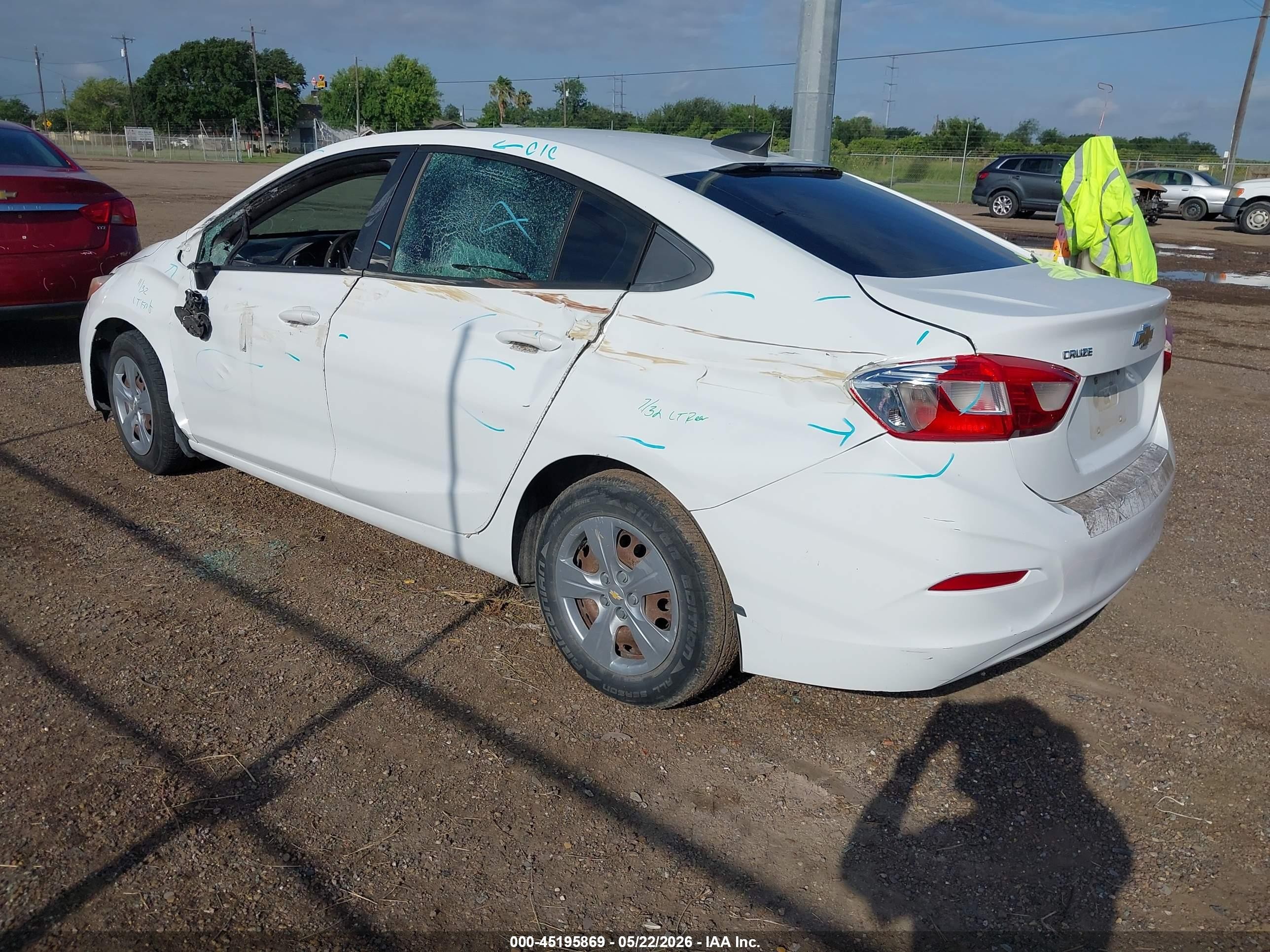 2016 Chevrolet Cruze Ls Auto White vin: 1G1BC5SM5G7257162