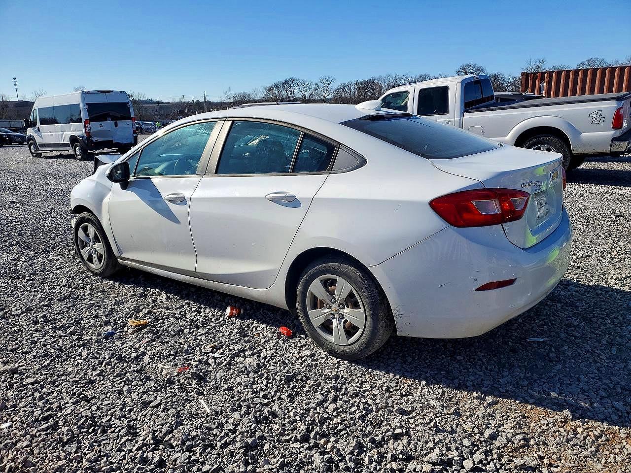 2017 Chevrolet Cruze 4d White vin: 1G1BC5SM7H7112111