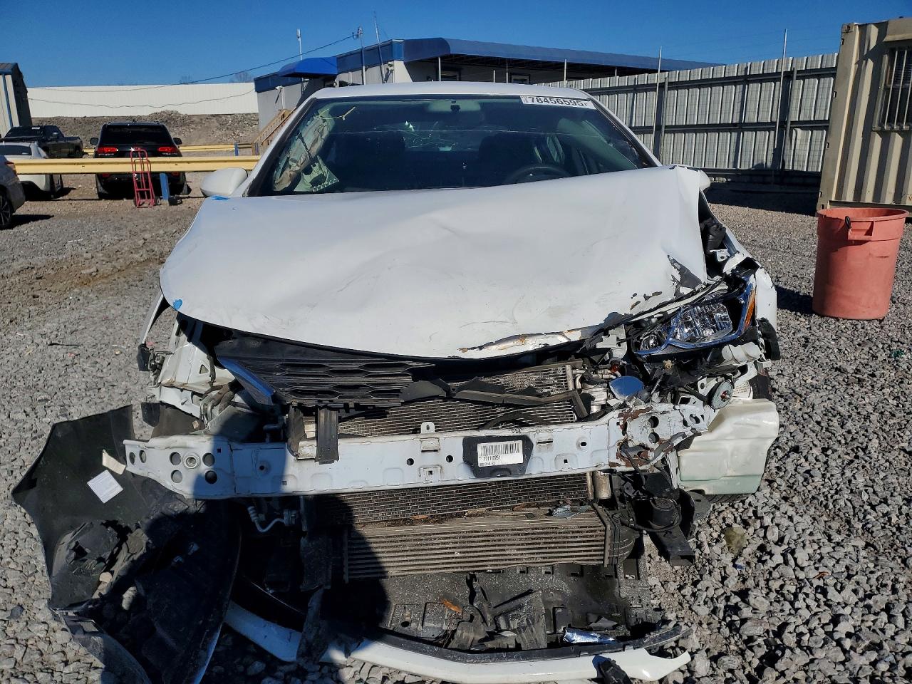 2017 Chevrolet Cruze 4d White vin: 1G1BC5SM7H7112111