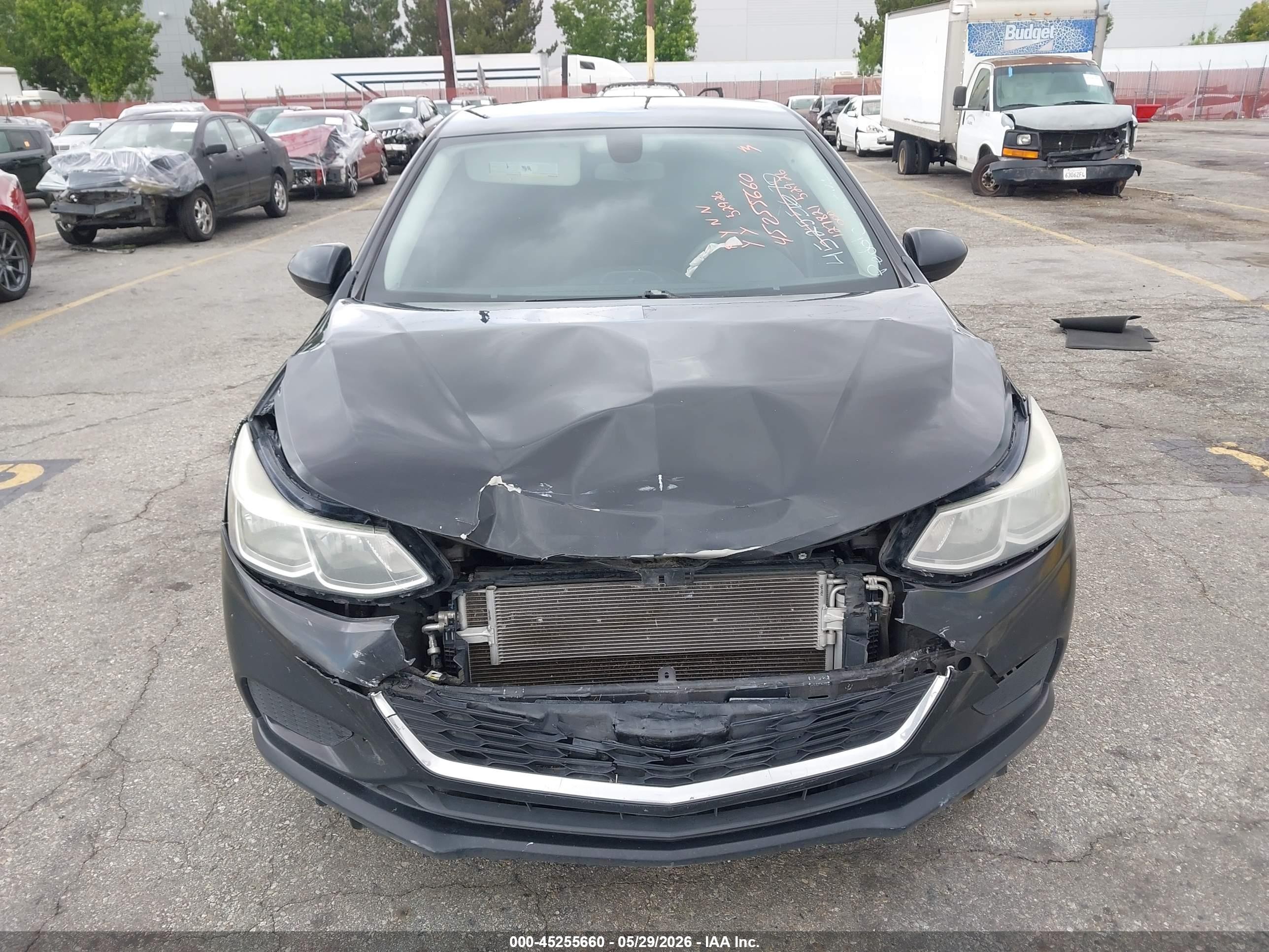 2018 Chevrolet Cruze Ls Auto Черный vin: 1G1BC5SM7J7212330