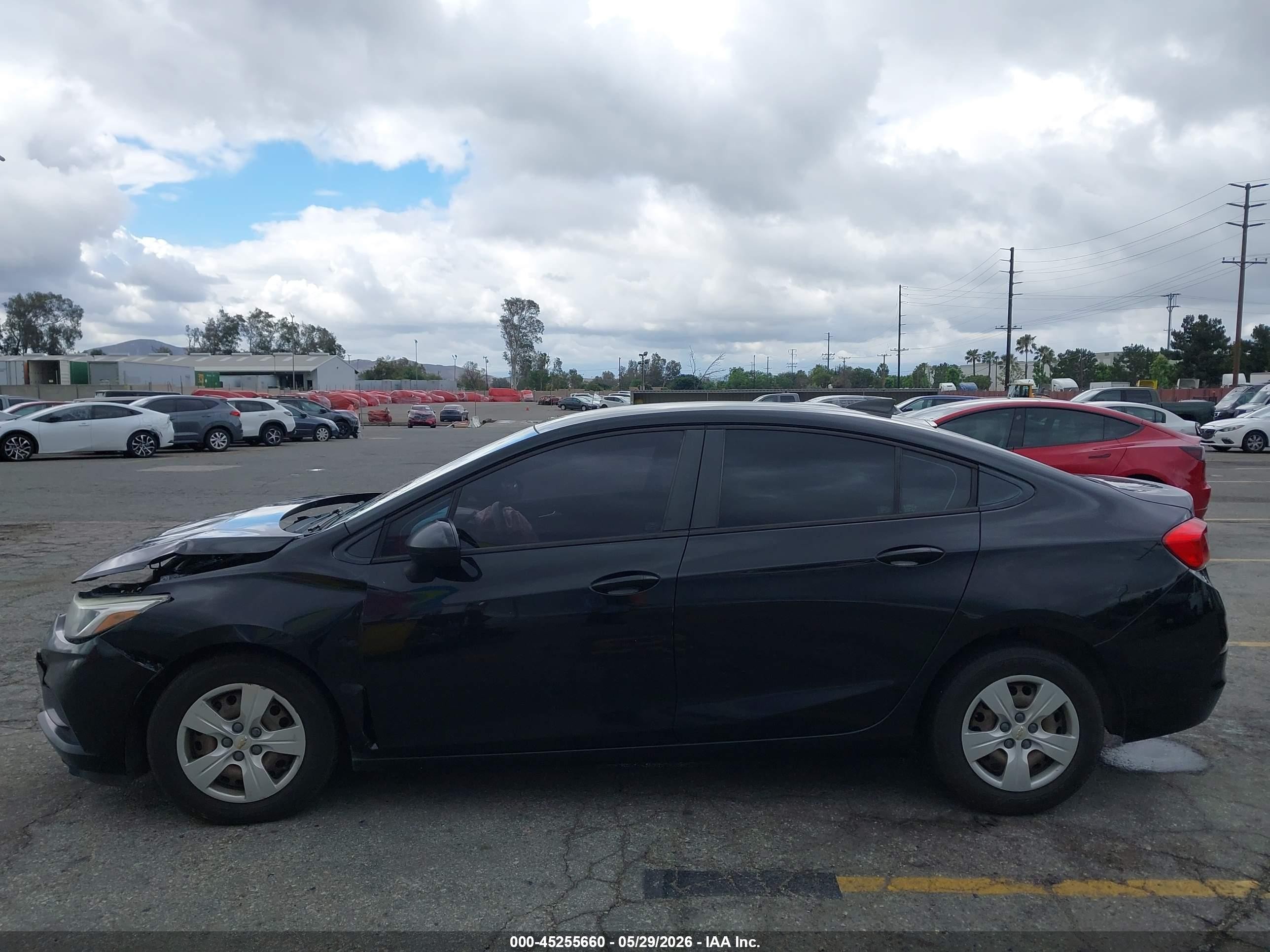 2018 Chevrolet Cruze Ls Auto Черный vin: 1G1BC5SM7J7212330
