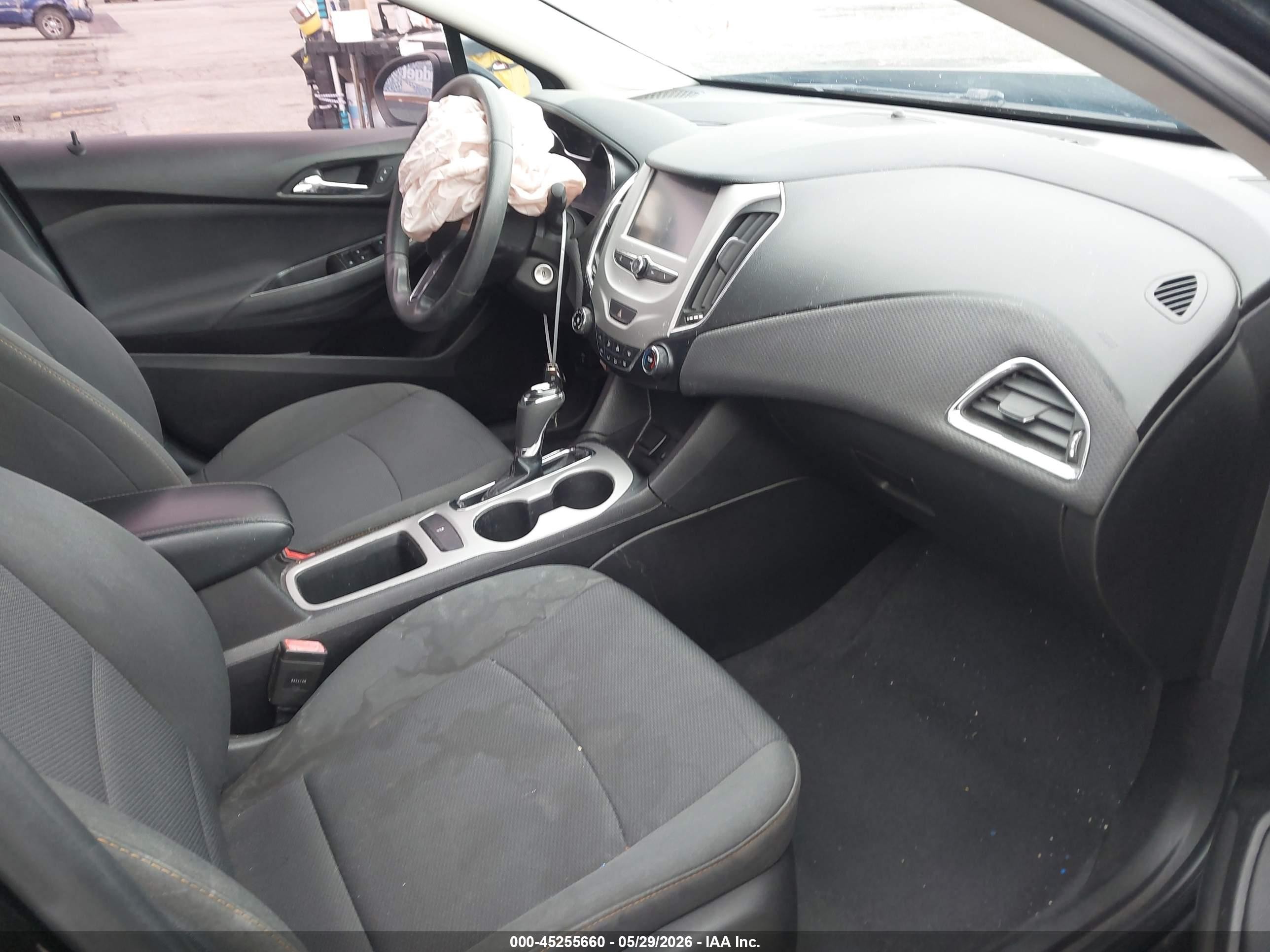 2018 Chevrolet Cruze Ls Auto Черный vin: 1G1BC5SM7J7212330