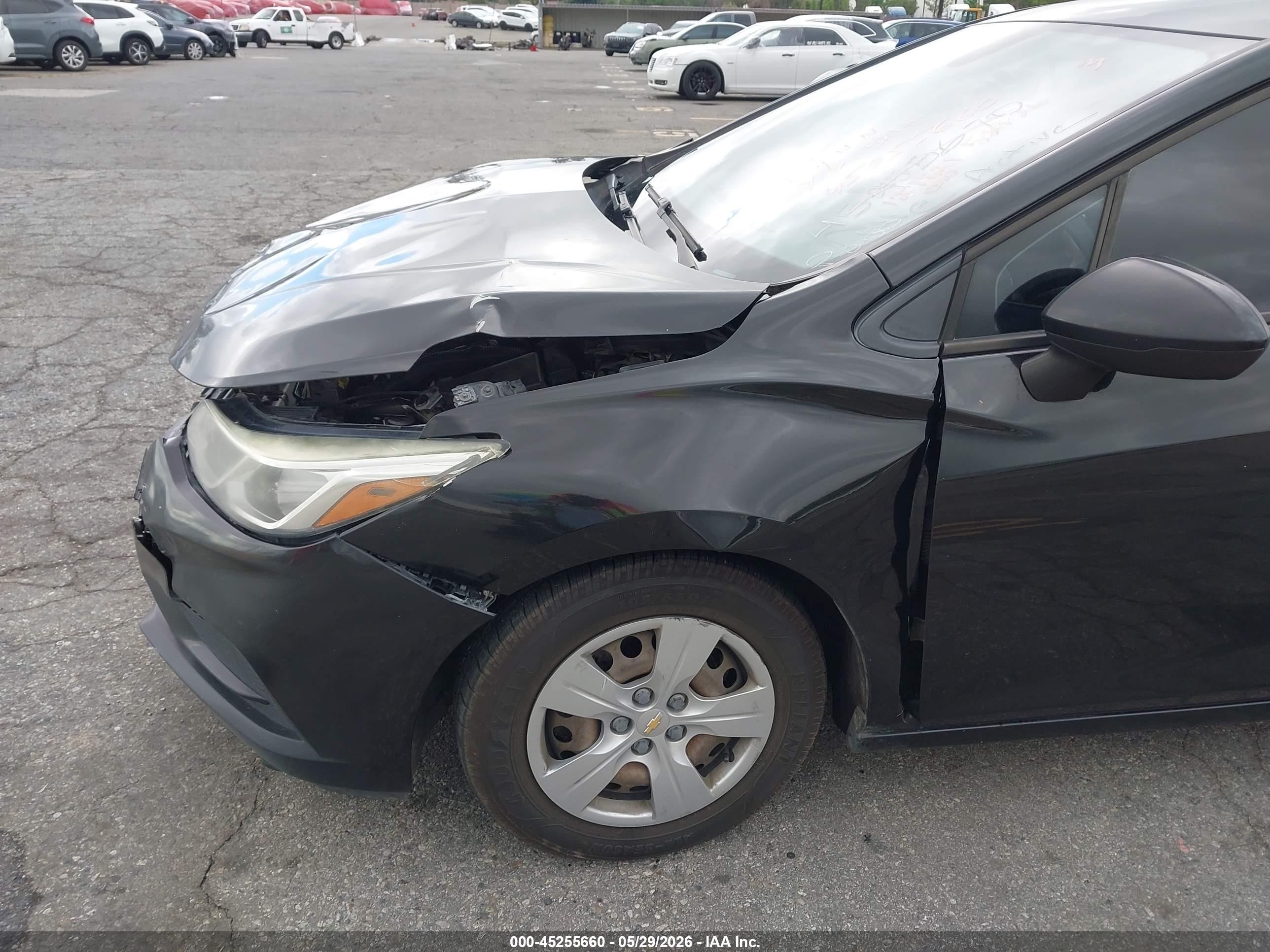 2018 Chevrolet Cruze Ls Auto Черный vin: 1G1BC5SM7J7212330