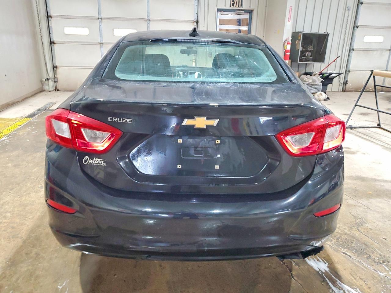2017 Chevrolet Cruze Ls Black vin: 1G1BC5SM8H7233780
