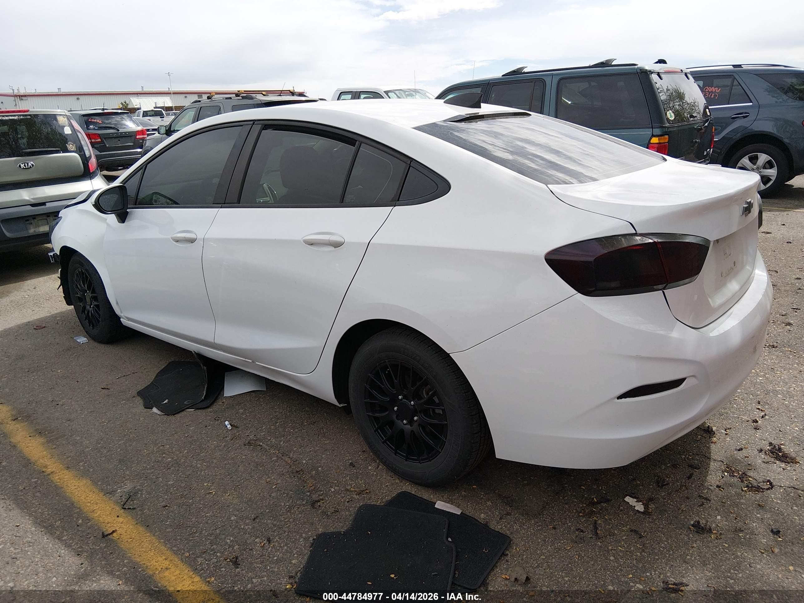 2017 Chevrolet Cruze Ls Auto Белый vin: 1G1BC5SM9H7276735