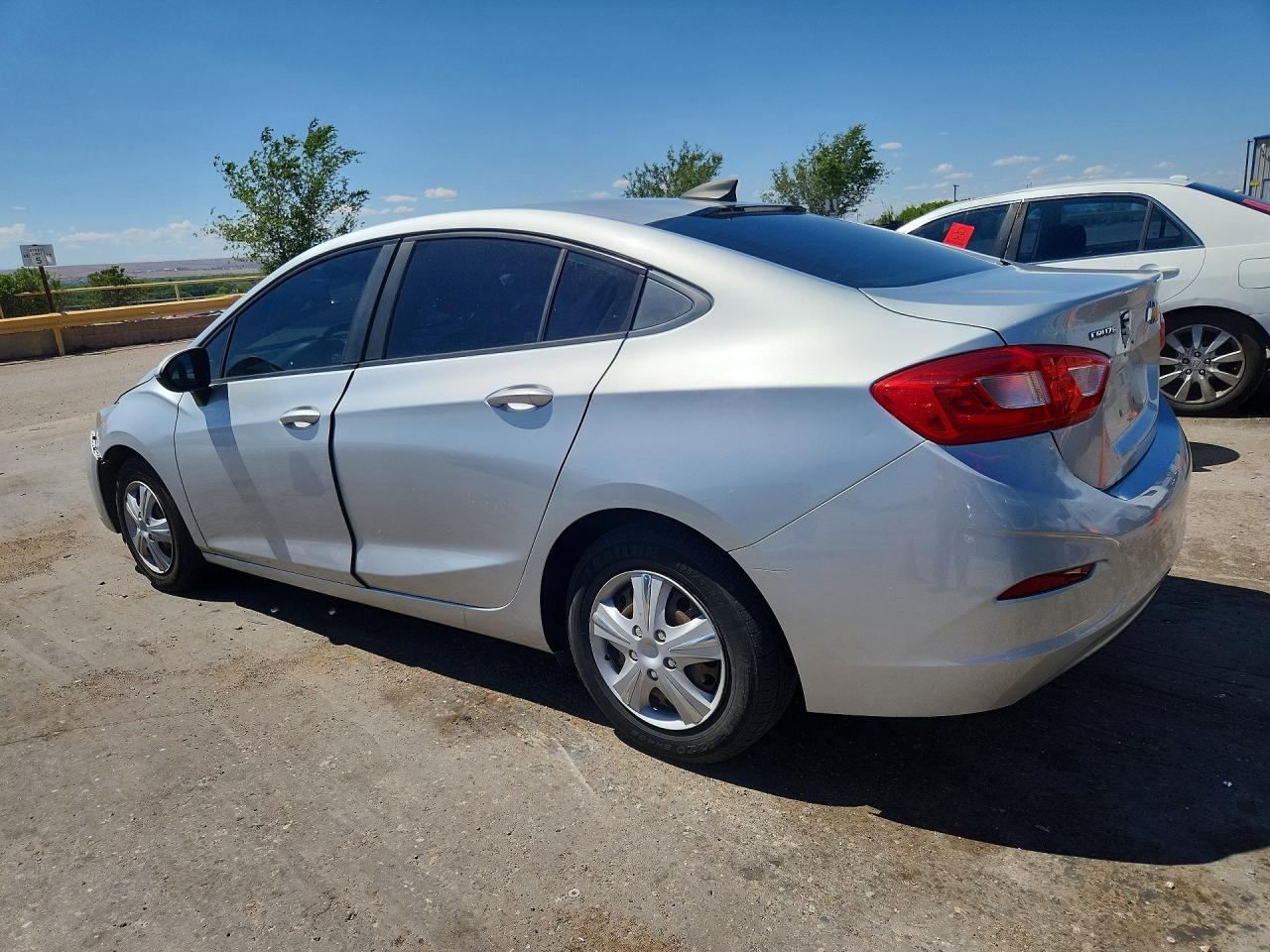 2017 Chevrolet Cruze Ls Silver vin: 1G1BC5SMXH7128884