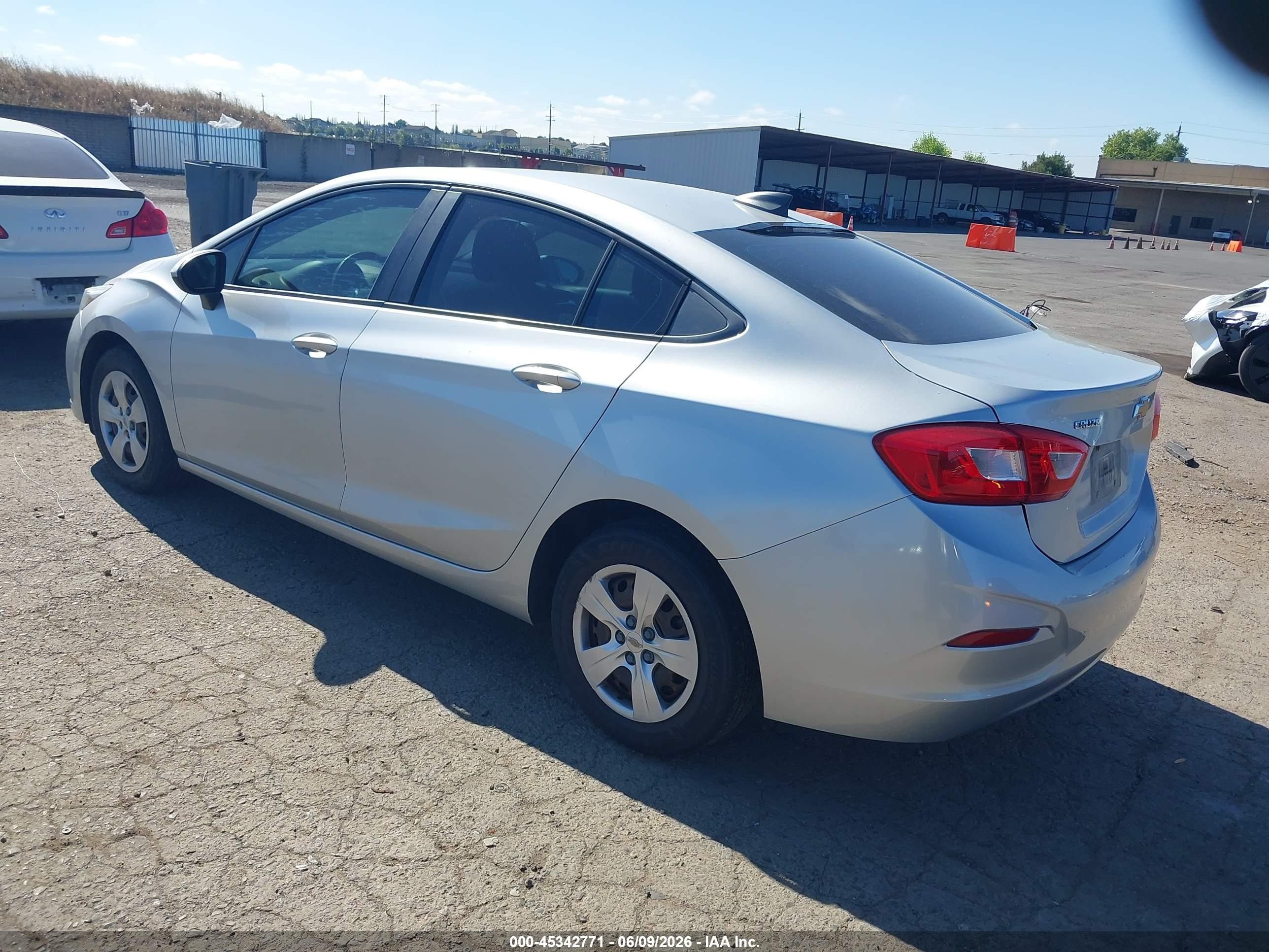 2017 Chevrolet Cruze Ls Auto Silver vin: 1G1BC5SMXH7212073