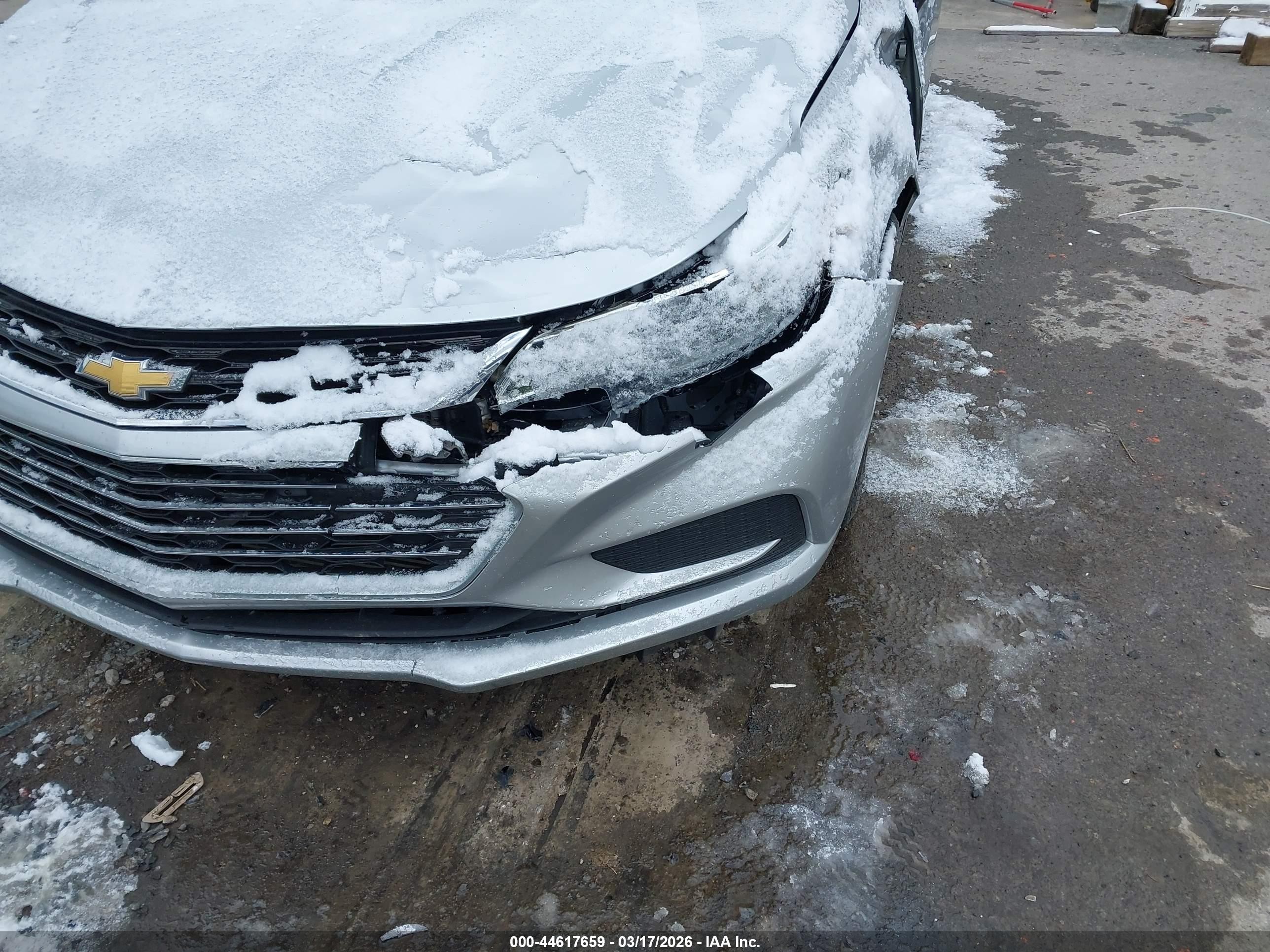 2017 Chevrolet Cruze Lt Auto Серебряный vin: 1G1BE5SM0H7252883