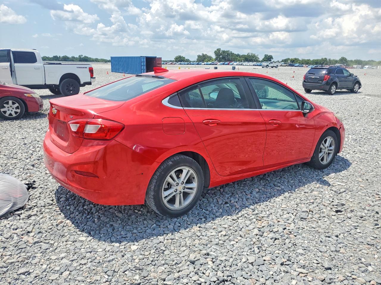 2018 Chevrolet Cruze Lt Красный vin: 1G1BE5SM2J7163452