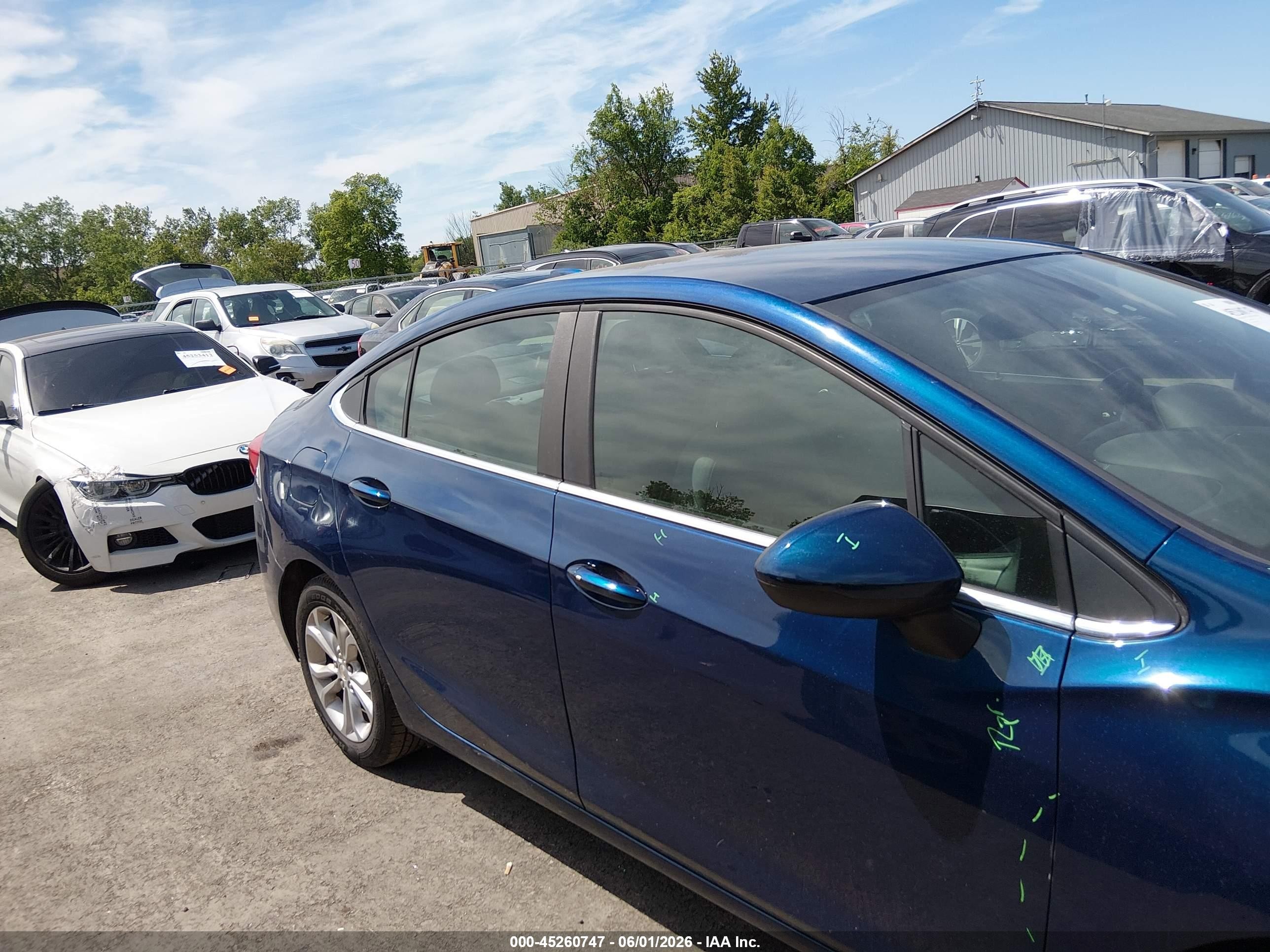 2019 Chevrolet Cruze Lt Синий vin: 1G1BE5SM7K7119593