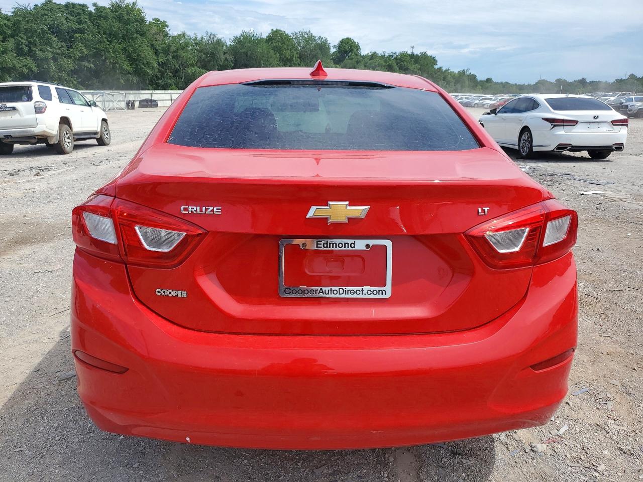 2017 Chevrolet Cruze Lt Red vin: 1G1BE5SM8H7228816