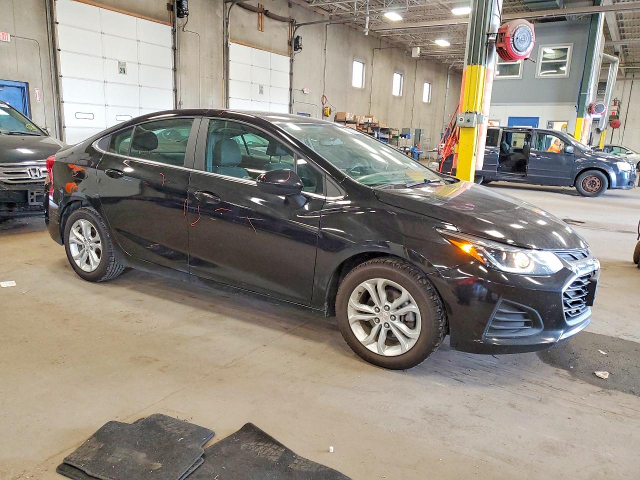 2019 Chevrolet Cruze Lt Черный vin: 1G1BE5SMXK7145296