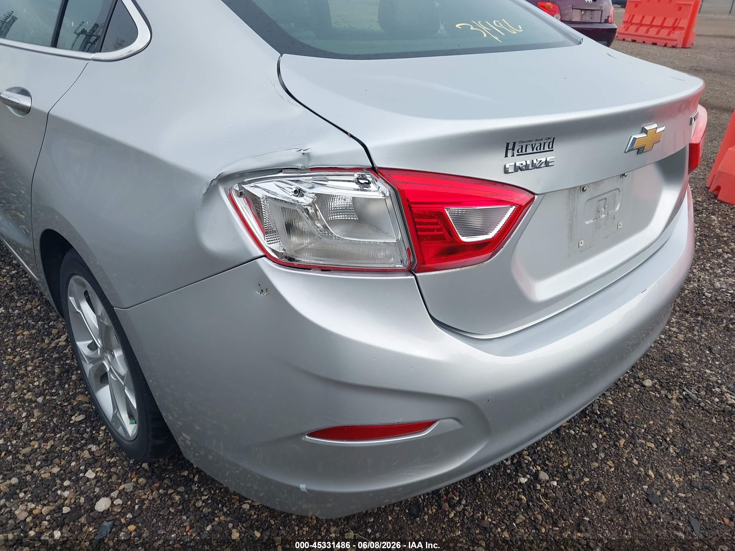 2017 Chevrolet Cruze Premier Auto Серебряный vin: 1G1BF5SM6H7246549
