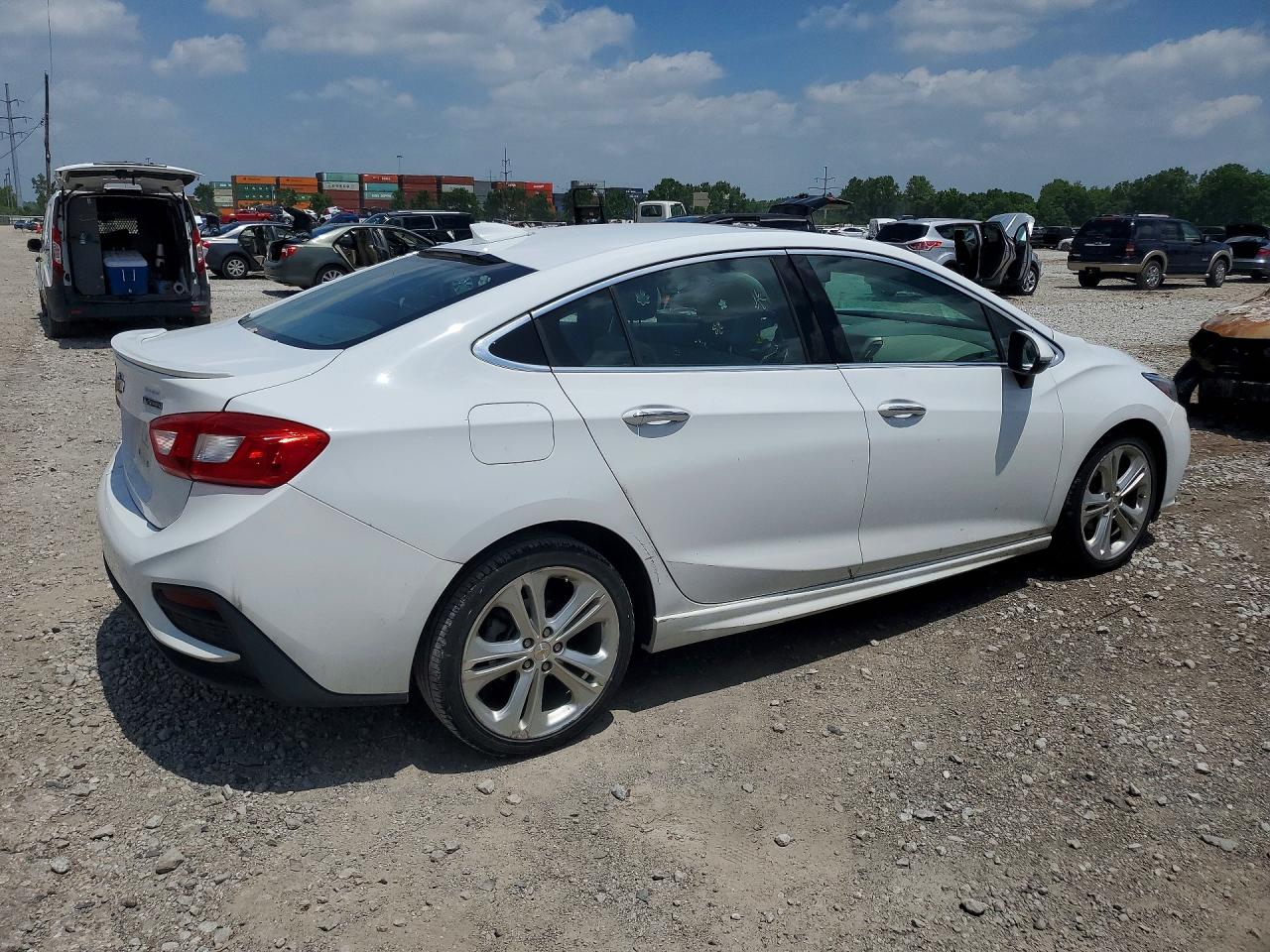 2017 Chevrolet Cruze Premier White vin: 1G1BF5SM8H7157405