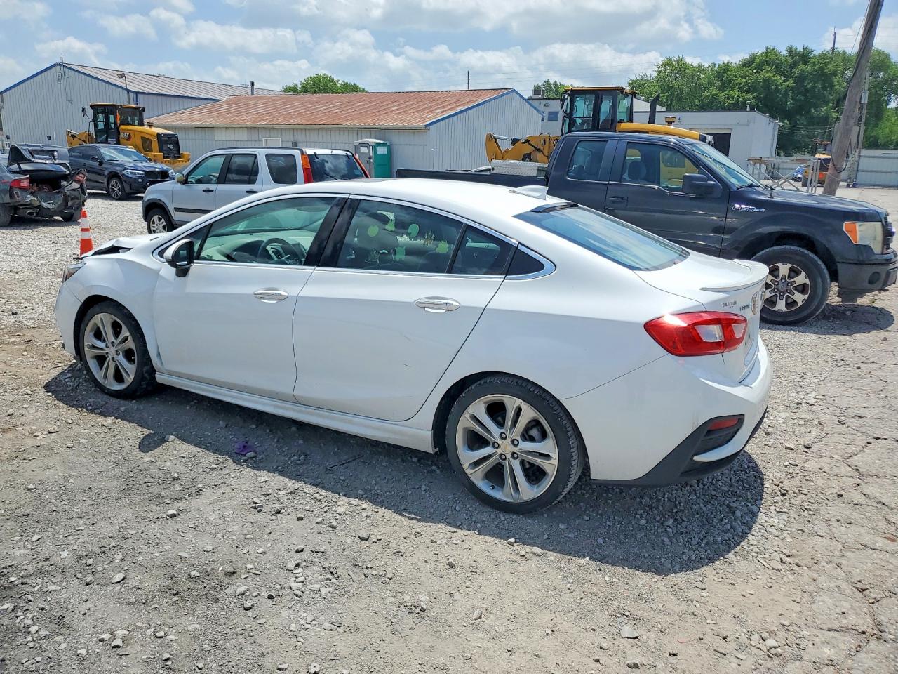 2017 Chevrolet Cruze Premier White vin: 1G1BF5SM8H7157405