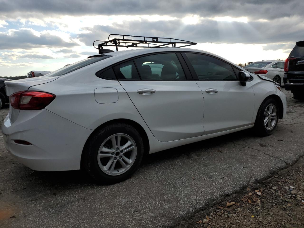 2019 Chevrolet Cruze Белый vin: 1G1BJ5SM4K7102343